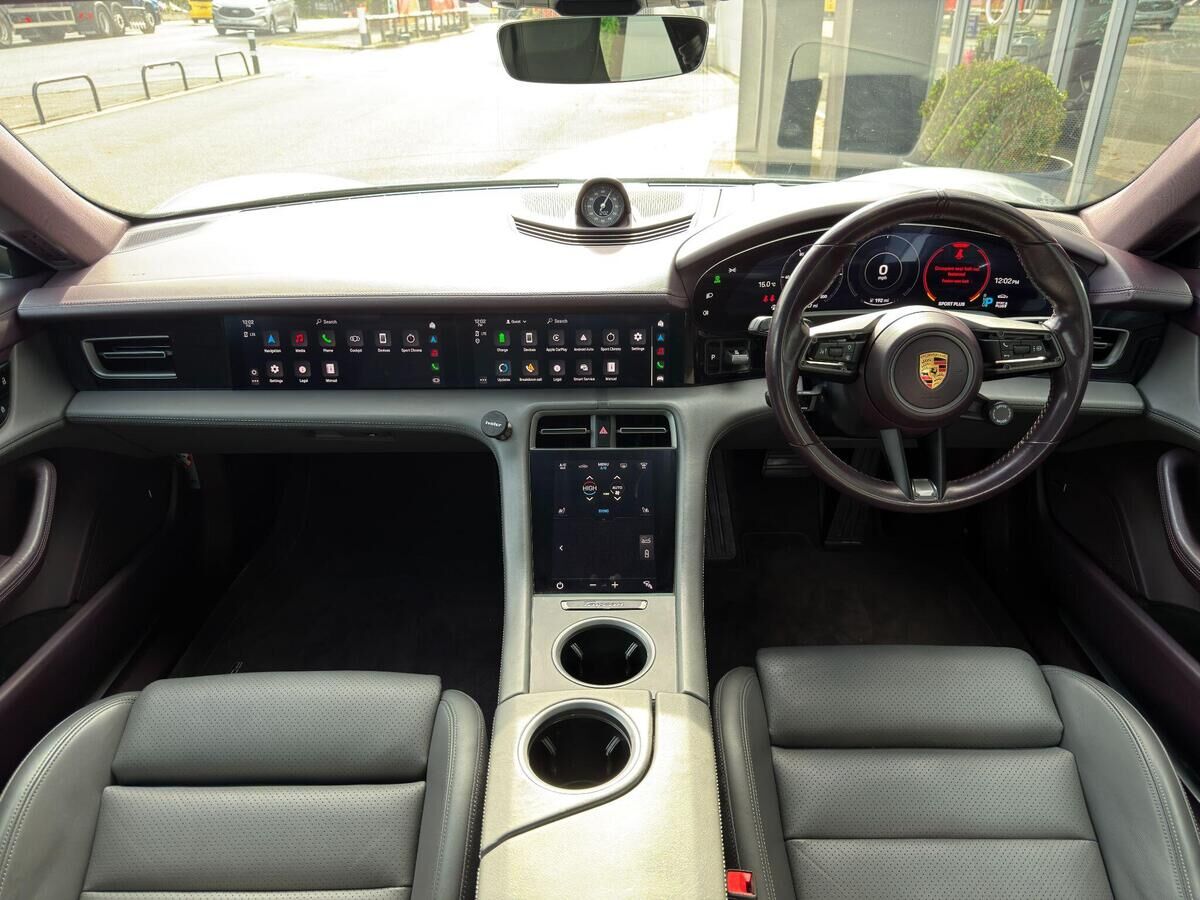 Porsche Taycan Taycan Gallery Image