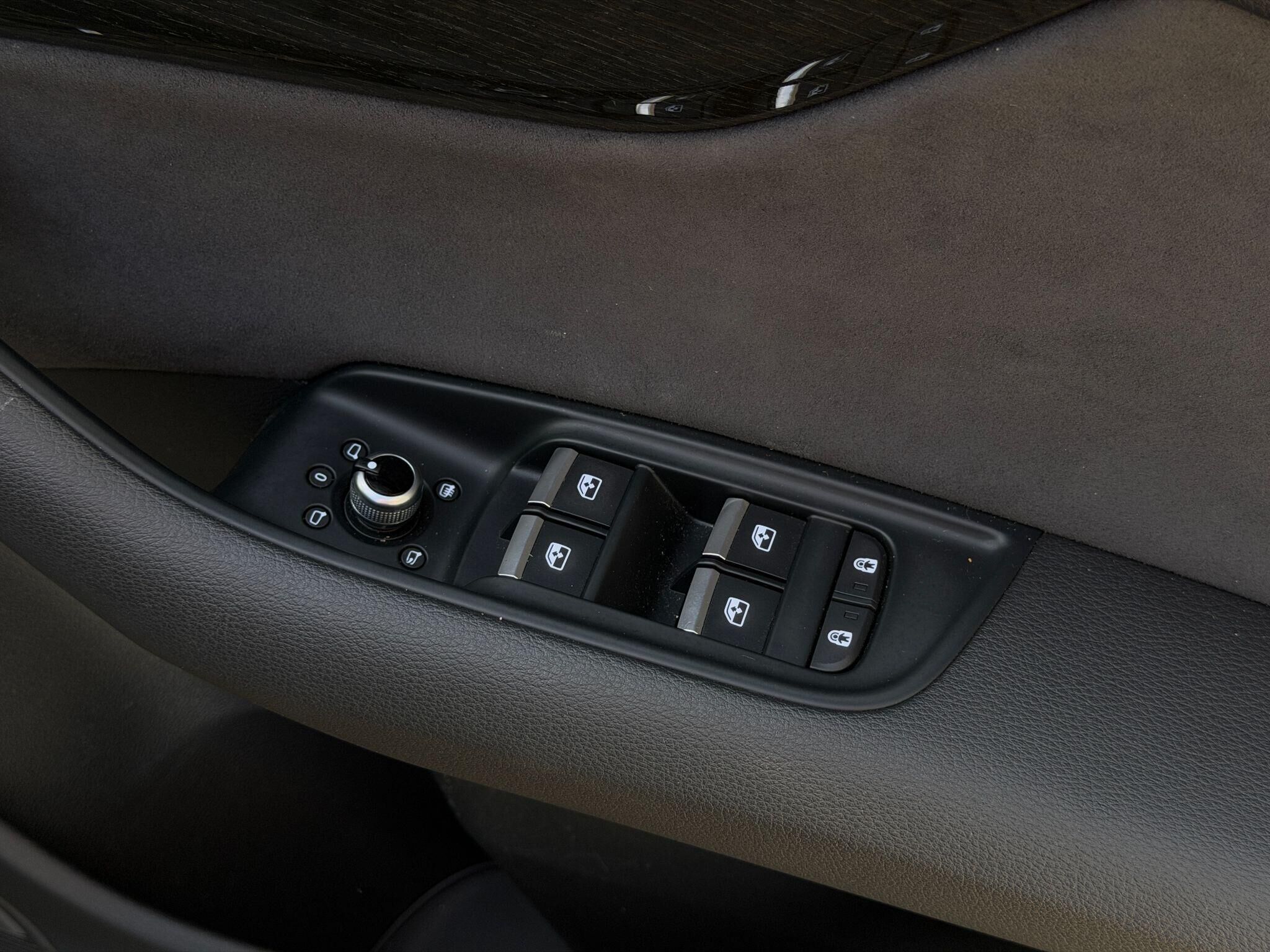 Audi SQ7 SQ7 Gallery Image