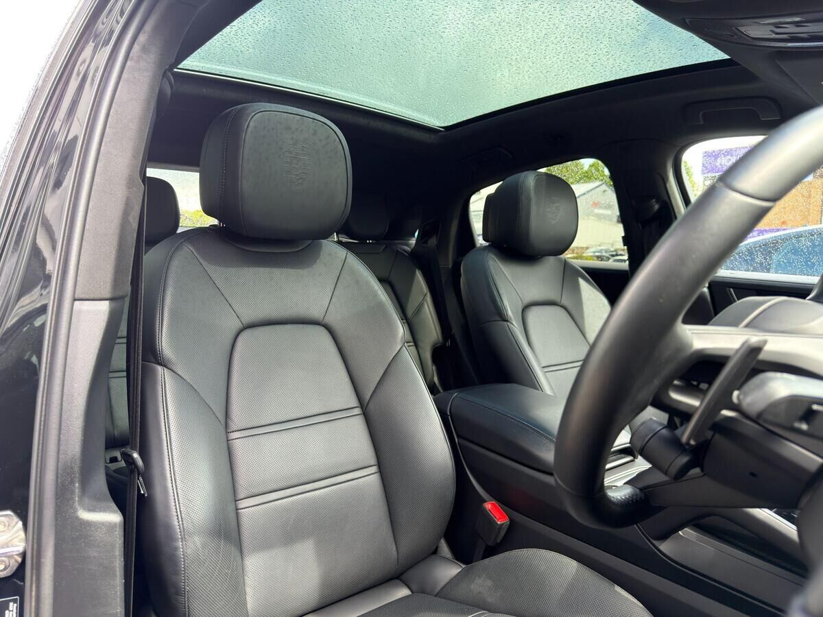 Porsche Cayenne Cayenne Gallery Image