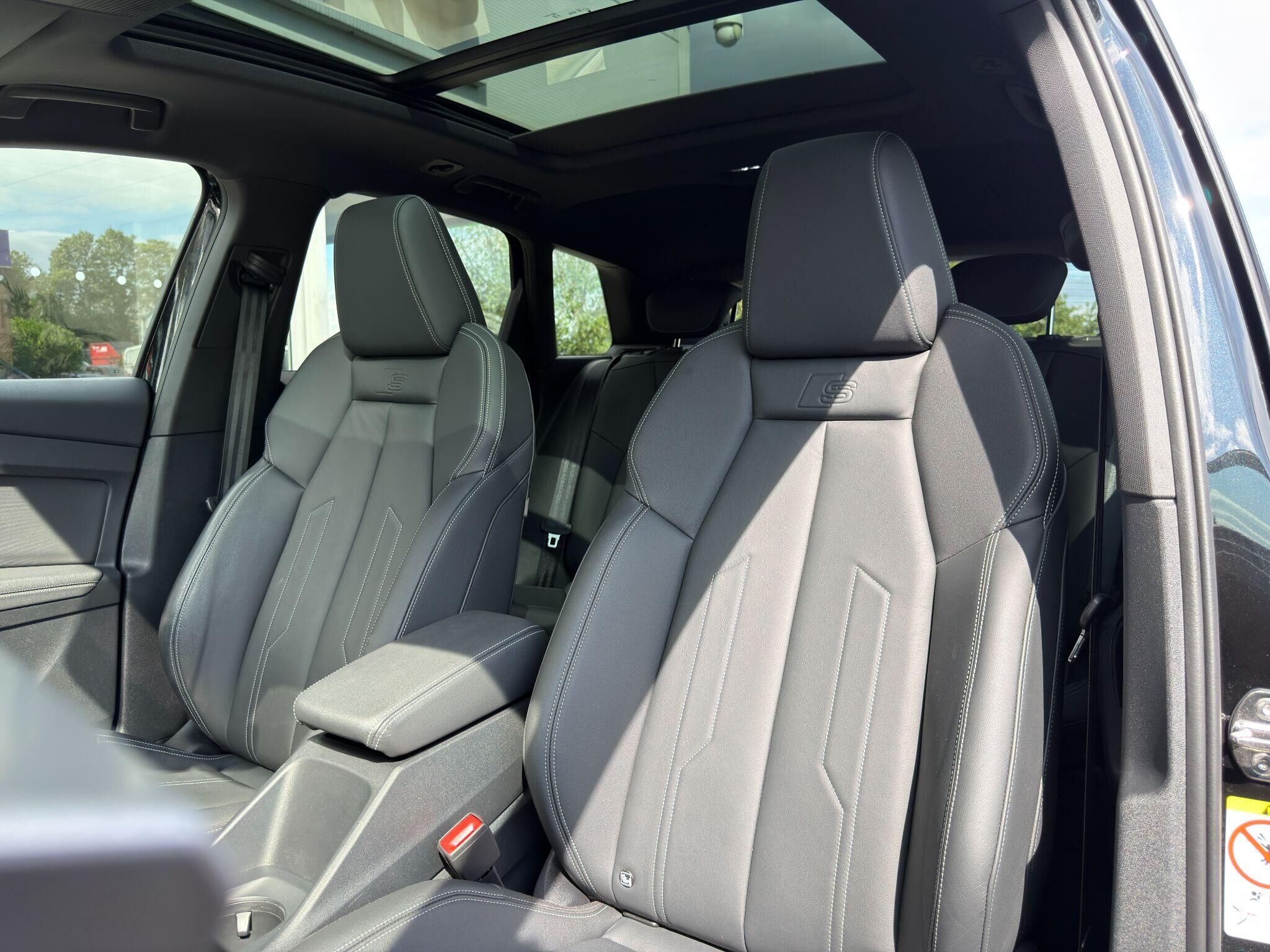 Audi Q4 e-tron Q4 e-tron Gallery Image