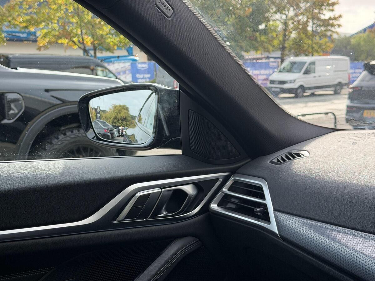 BMW i4 i4 Gallery Image