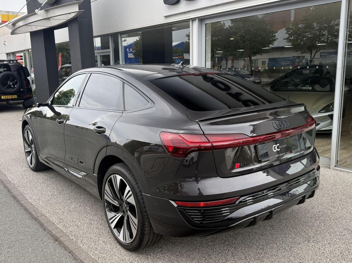 Audi Q8 e-tron Q8 e-tron Gallery Image