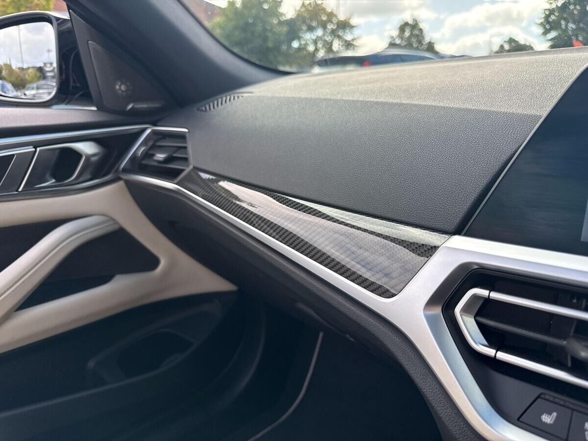 BMW M4 M4 Gallery Image