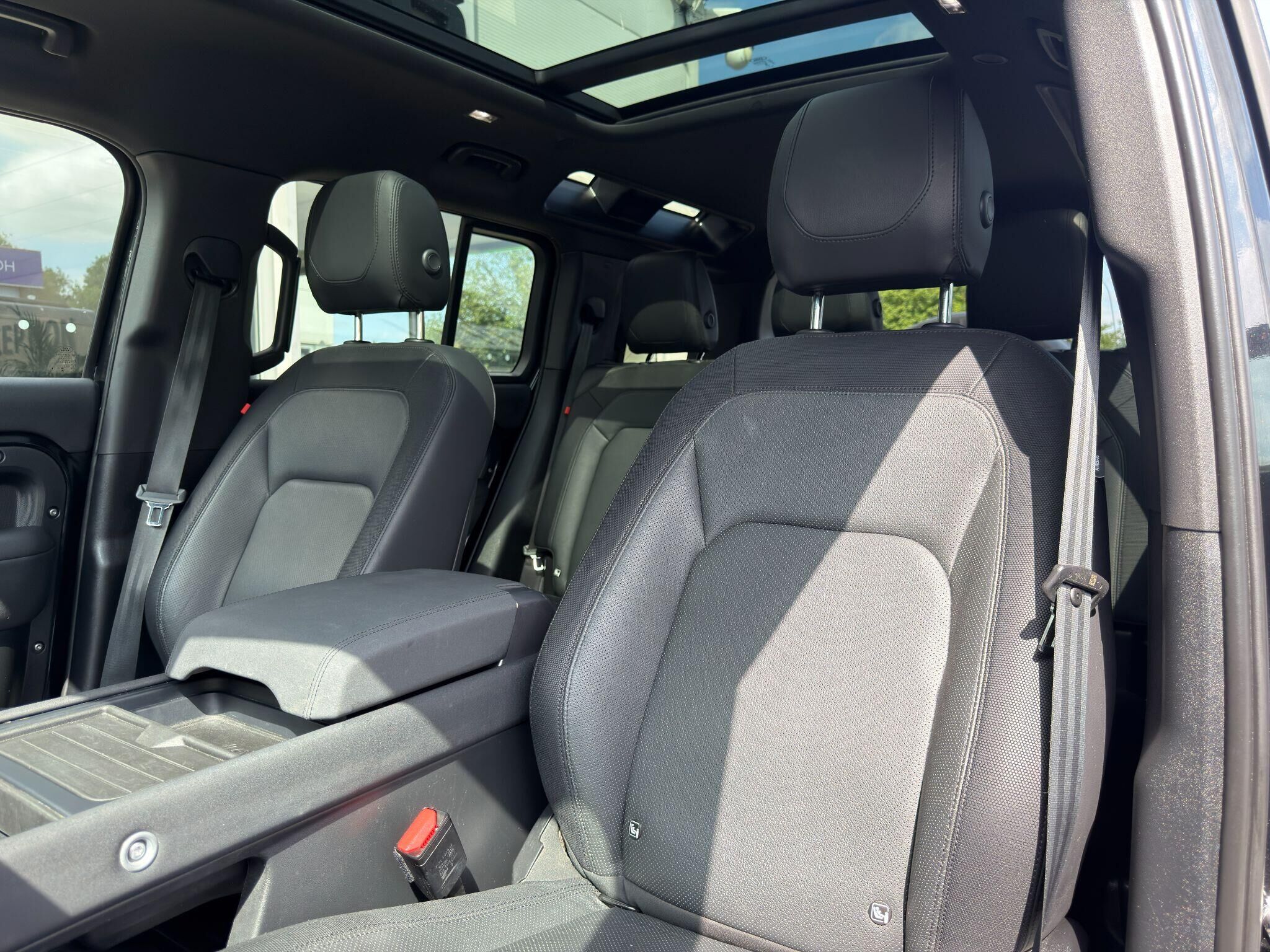 Land Rover Defender 110 Defender 110 Gallery Image