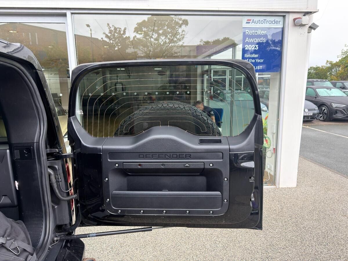 Land Rover Defender 110 Defender 110 Gallery Image