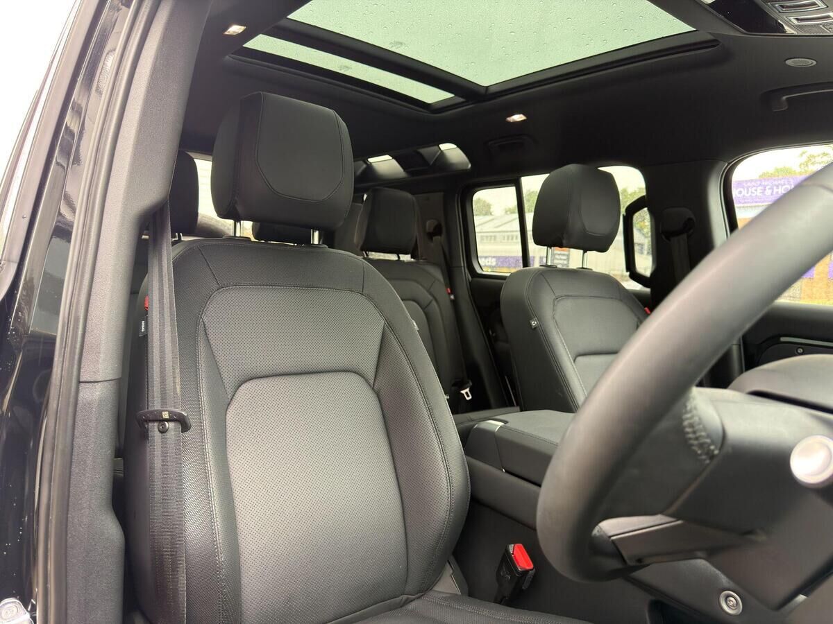 Land Rover Defender 110 Defender 110 Gallery Image