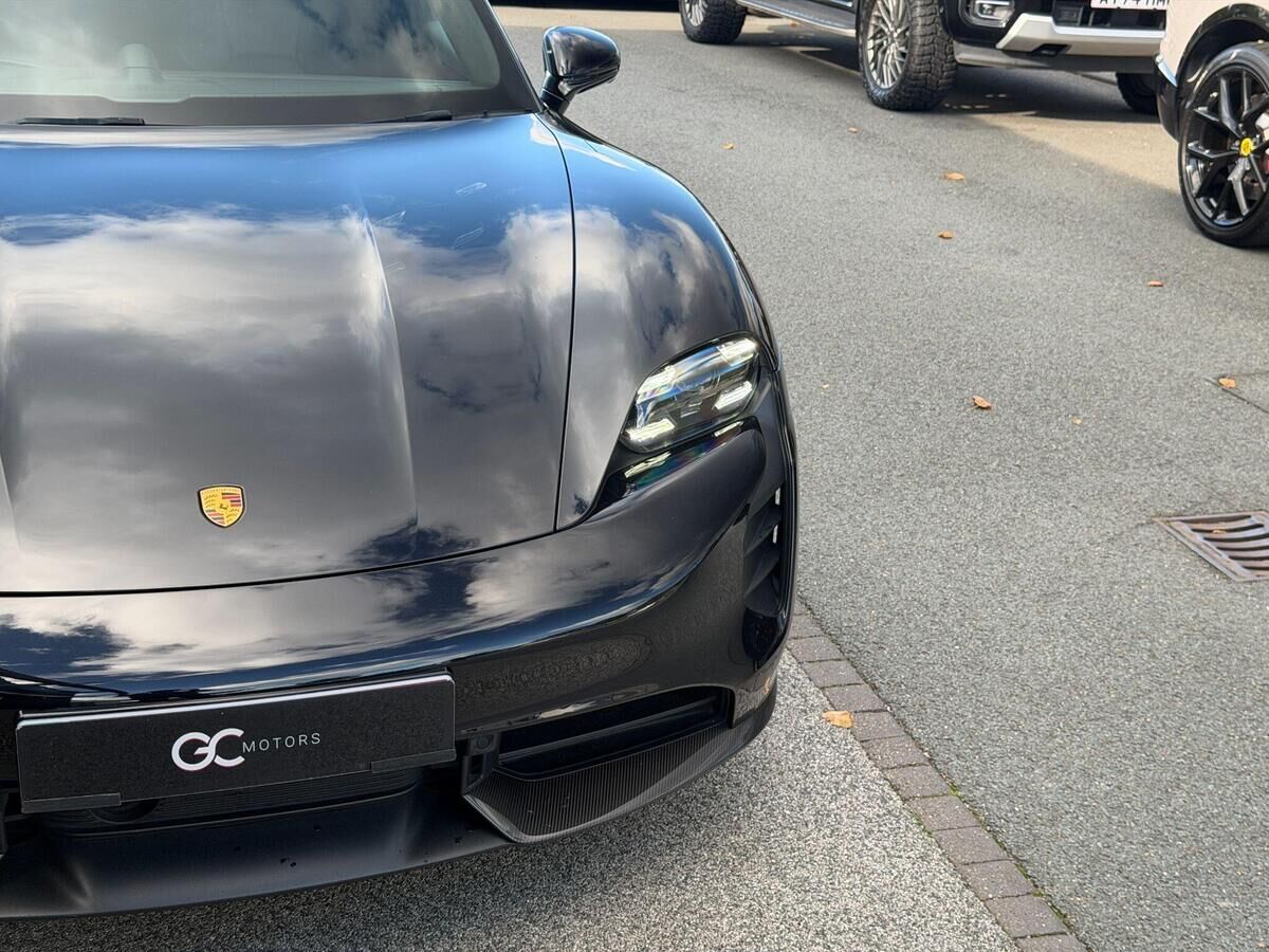 Porsche Taycan Taycan Gallery Image