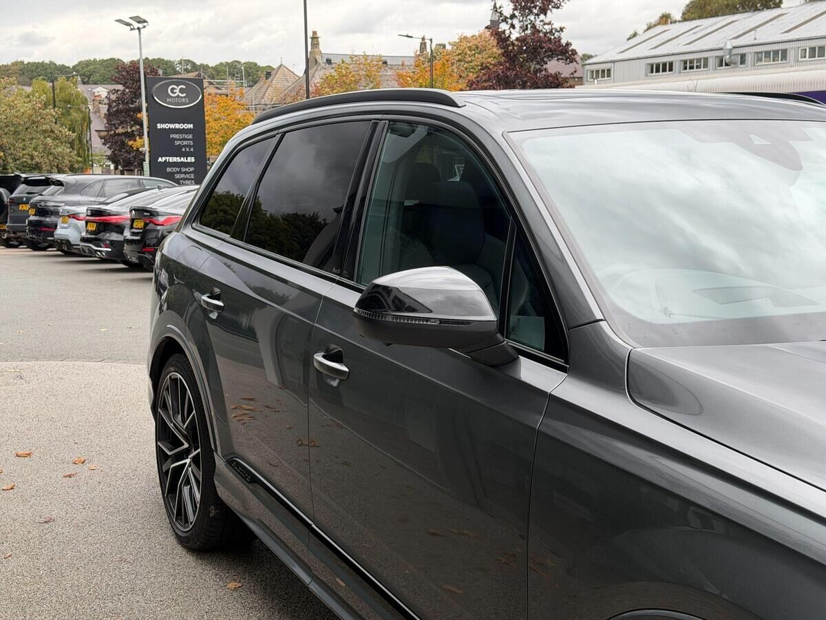 Audi SQ7 SQ7 Gallery Image