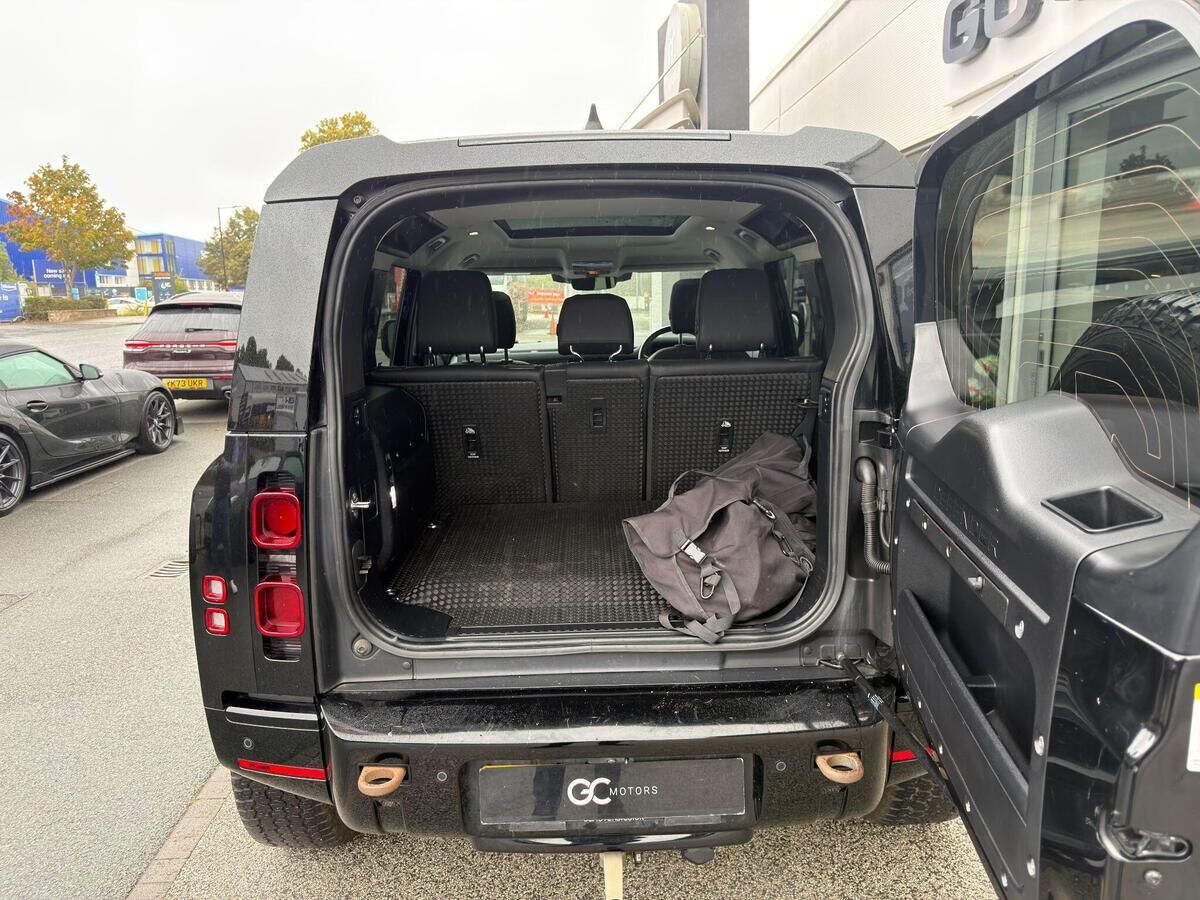 Land Rover Defender 110 Defender 110 Gallery Image
