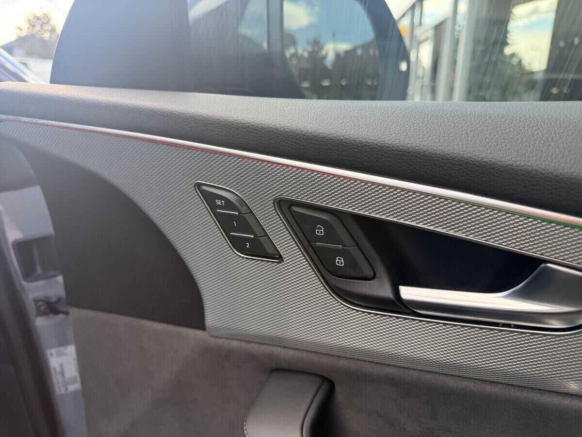 Audi RSQ8 RSQ8 Gallery Image