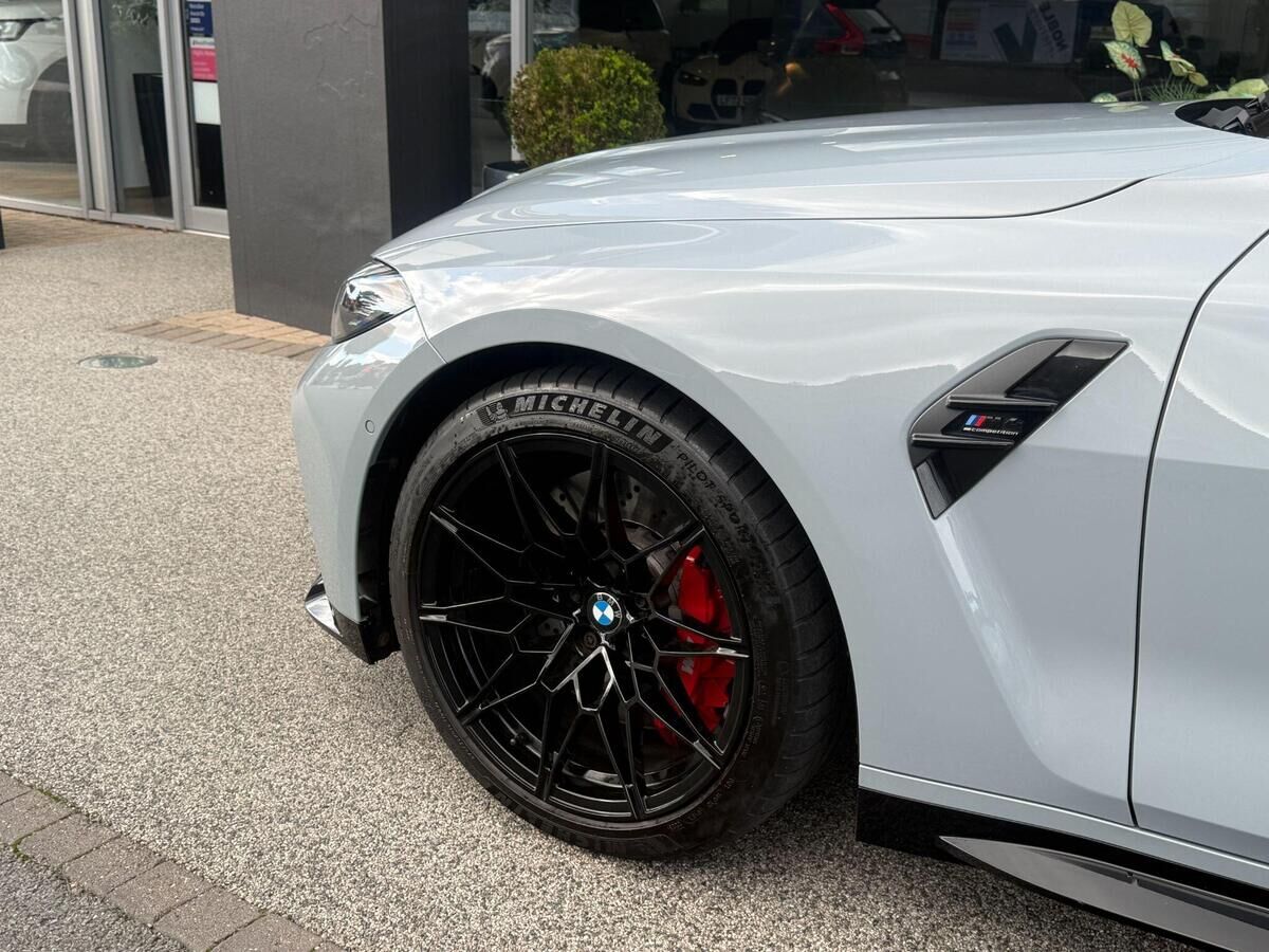 BMW M4 M4 Gallery Image