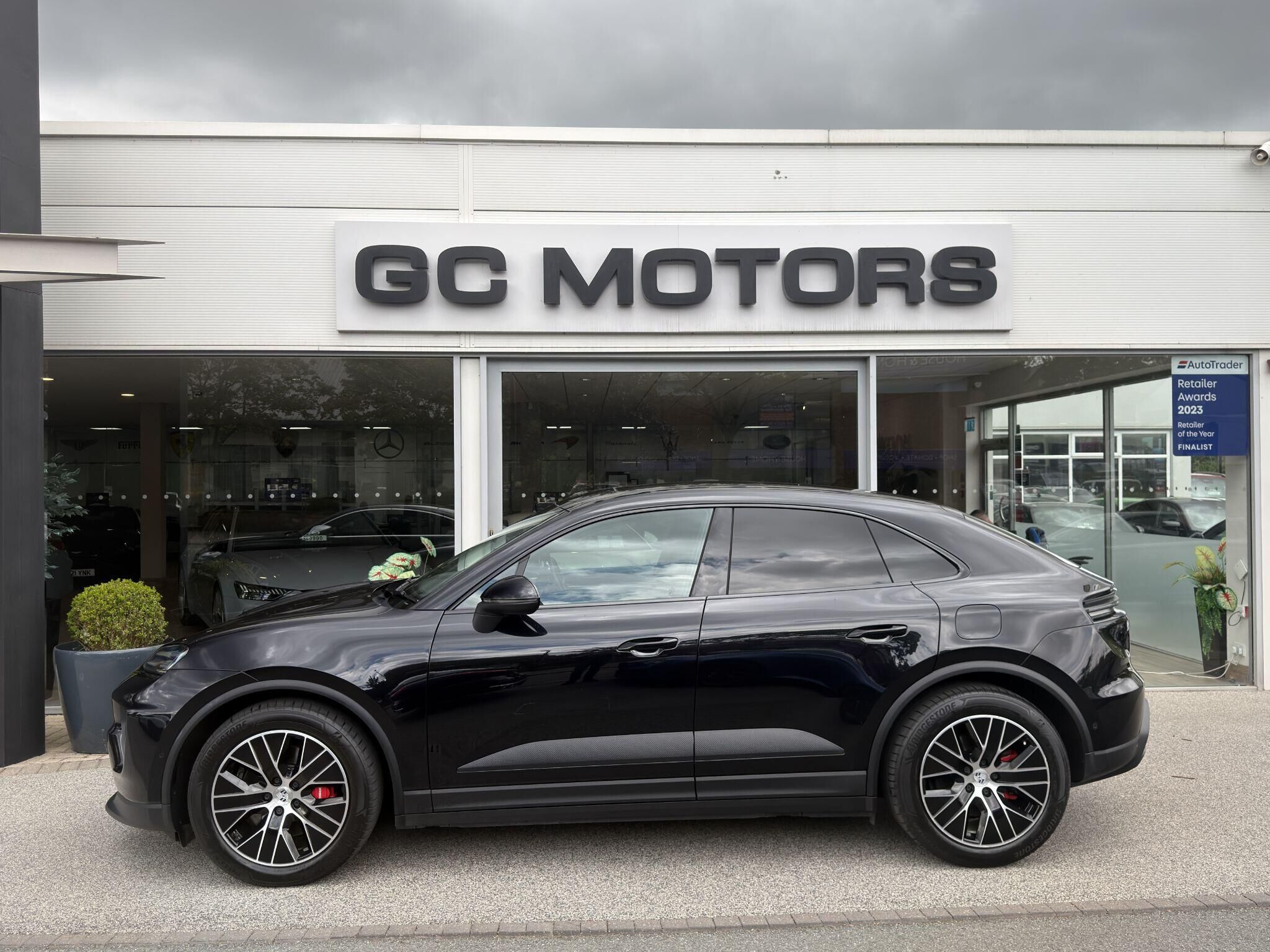 Porsche Macan Macan Gallery Image