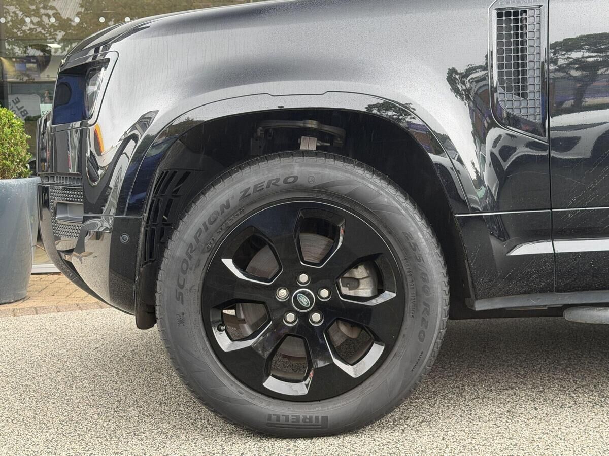 Land Rover Defender 110 Defender 110 Gallery Image