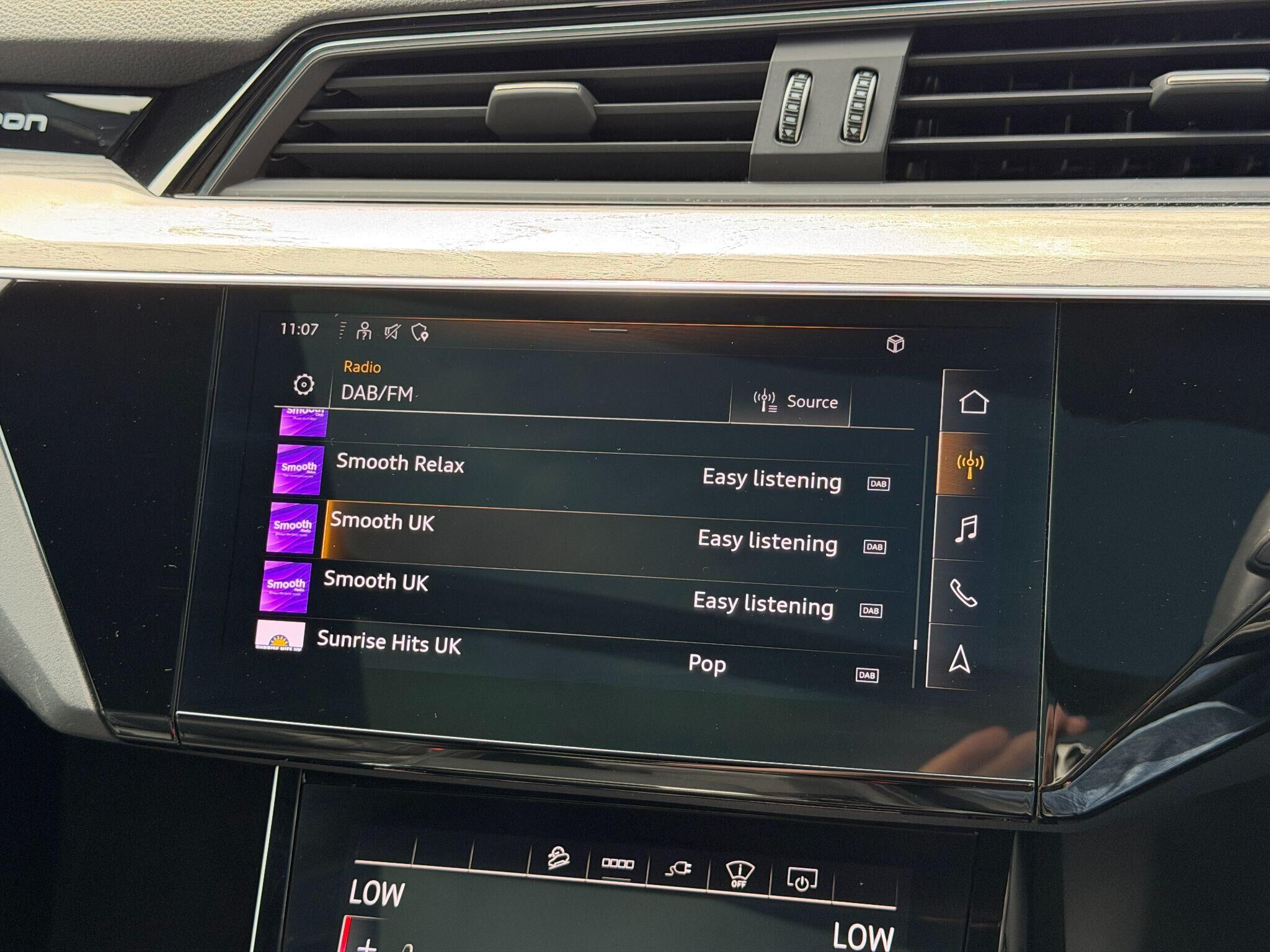 Audi e-tron e-tron Gallery Image