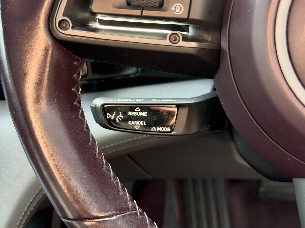 Porsche Taycan Taycan Gallery Image