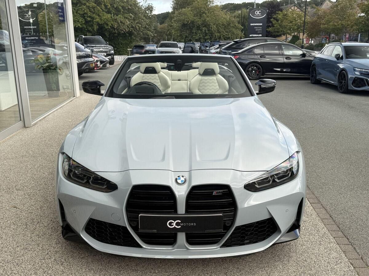 BMW M4 M4 Gallery Image