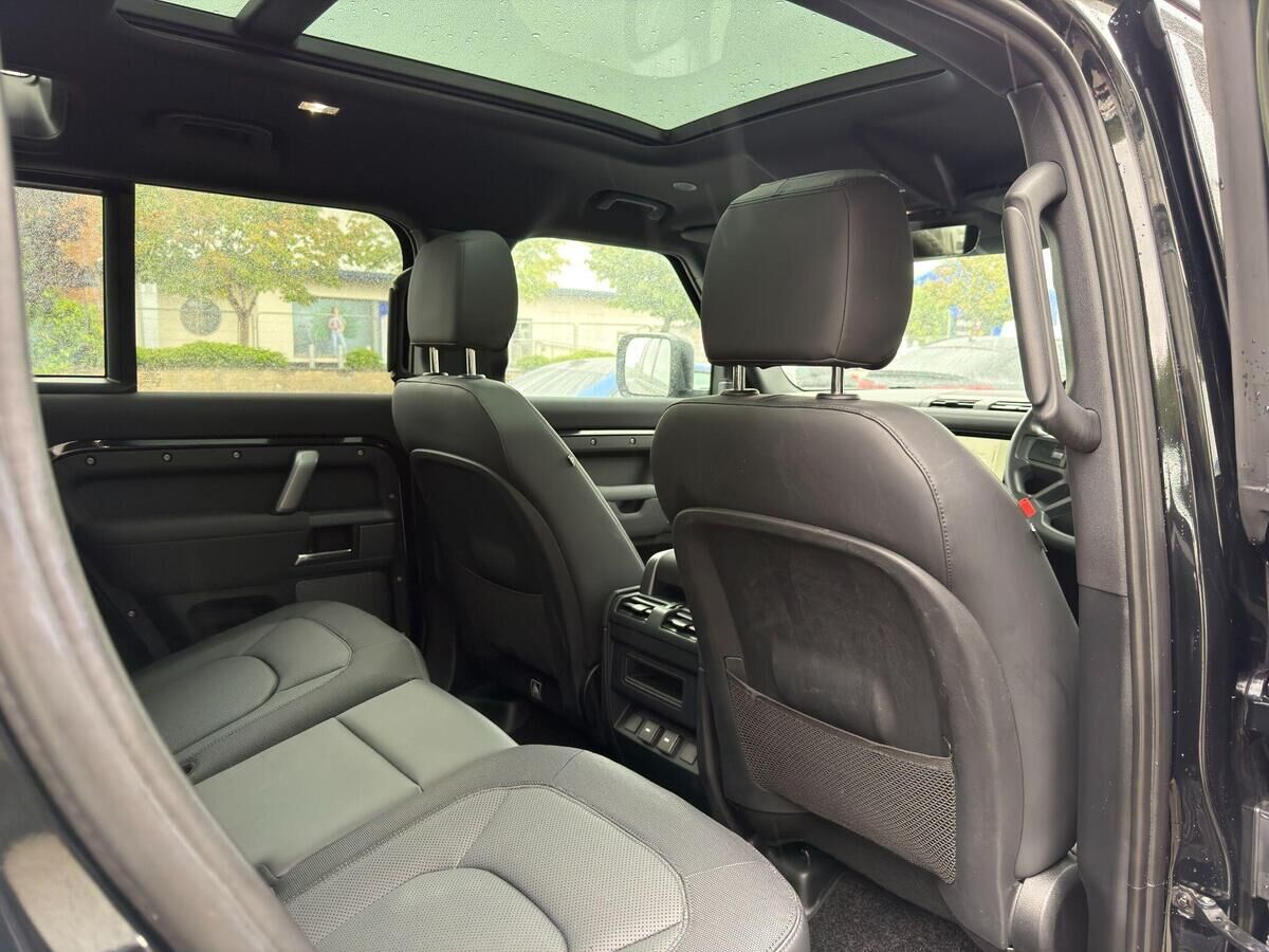Land Rover Defender 110 Defender 110 Gallery Image