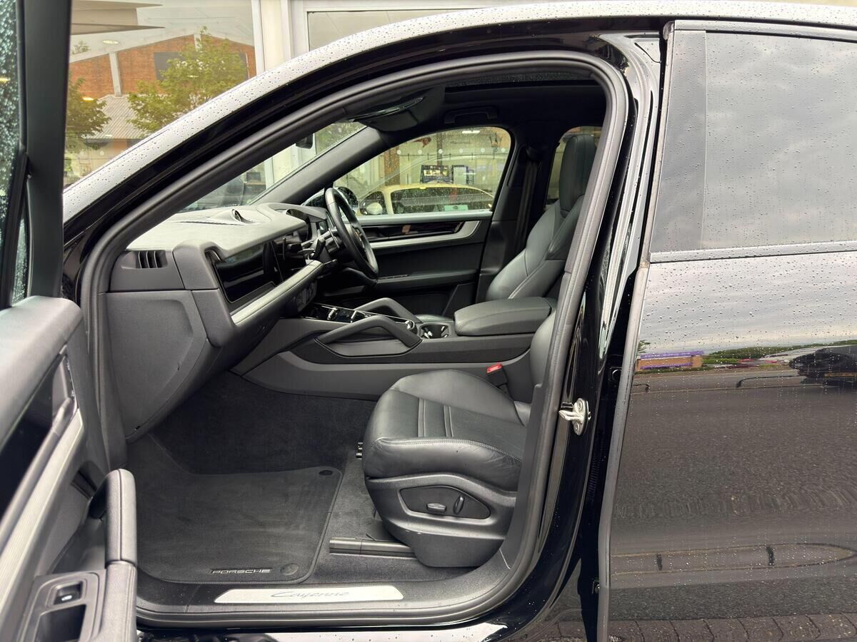 Porsche Cayenne Cayenne Gallery Image