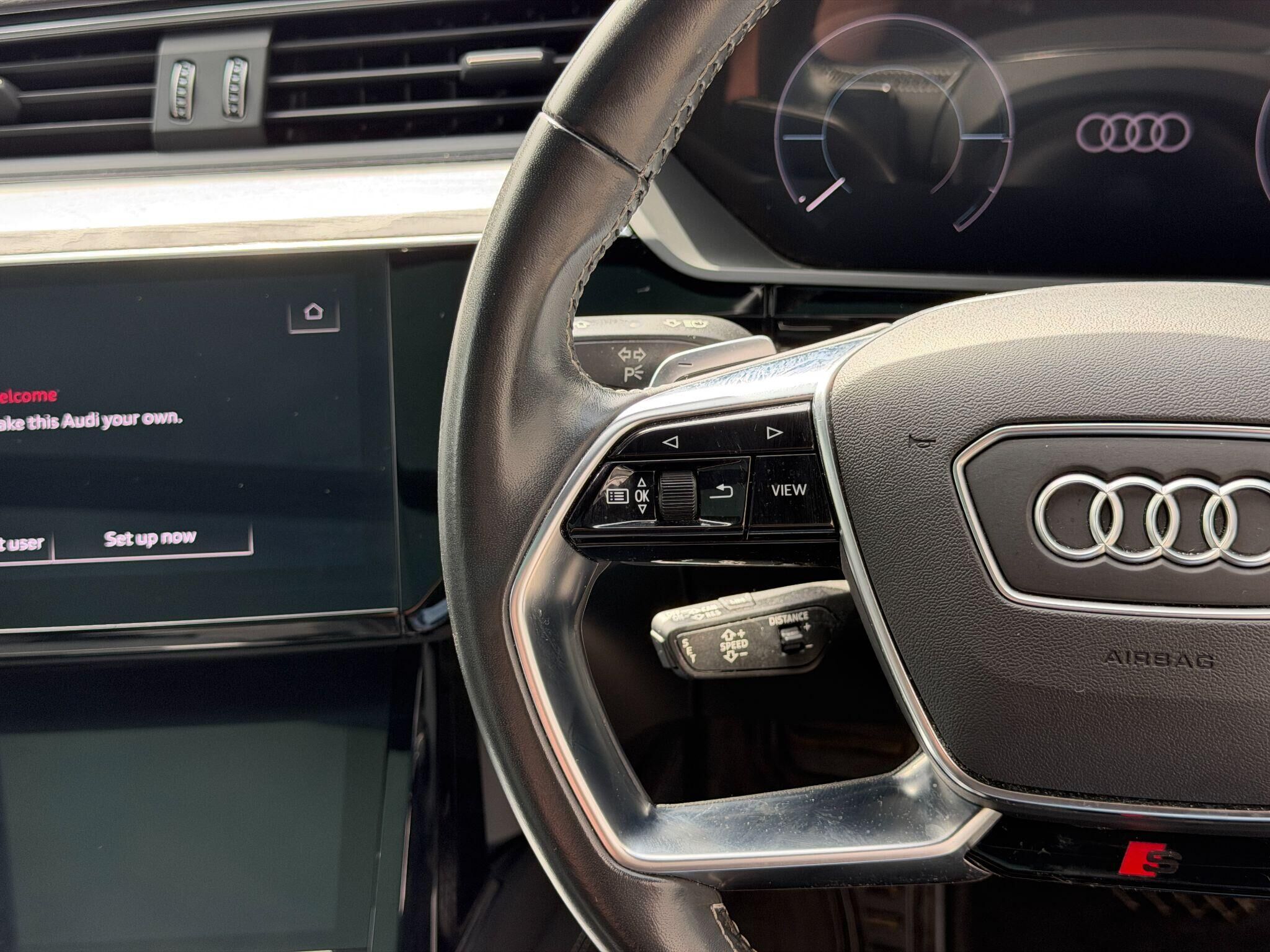 Audi e-tron e-tron Gallery Image