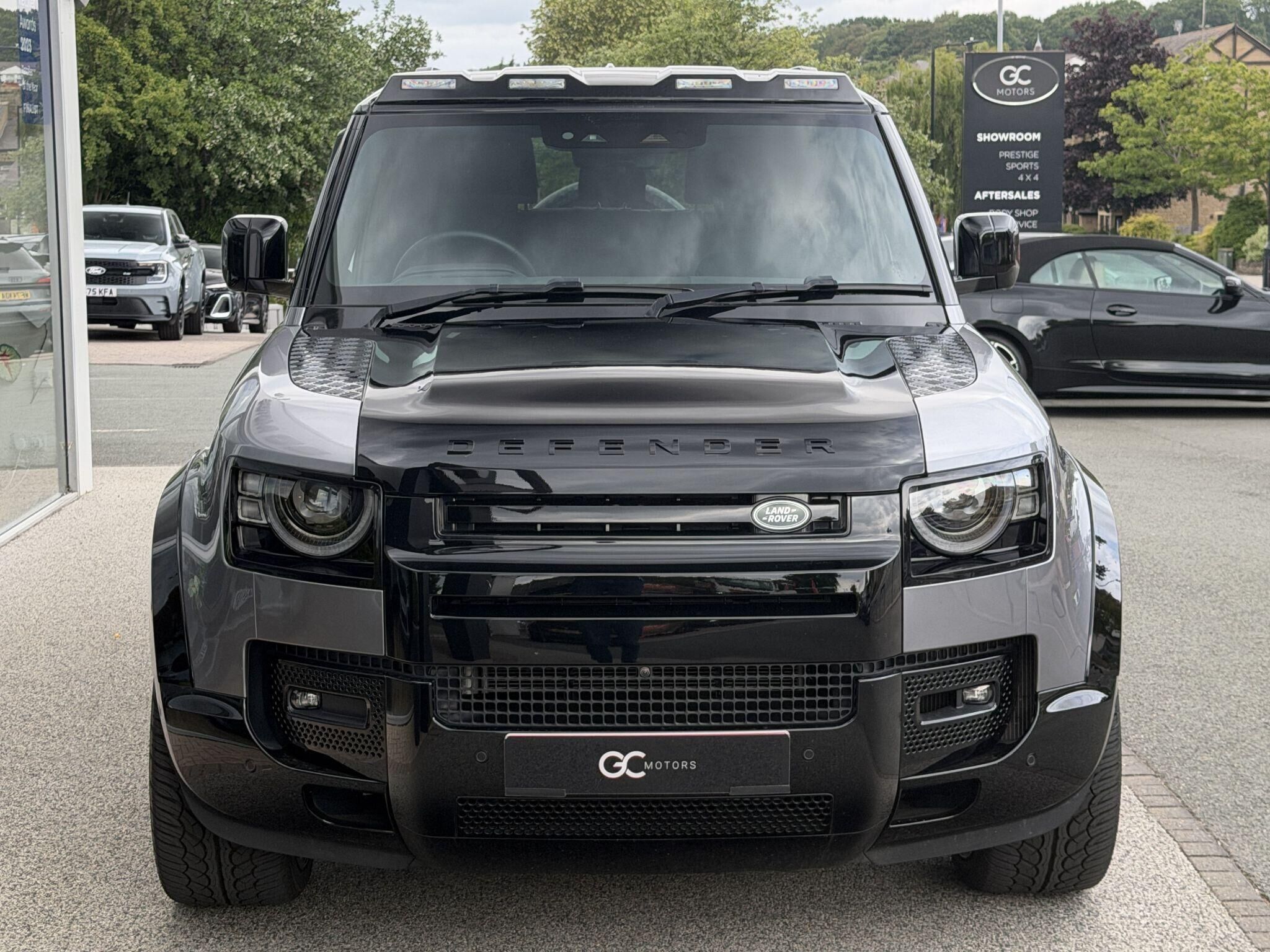 Land Rover Defender 90 Defender 90 Gallery Image