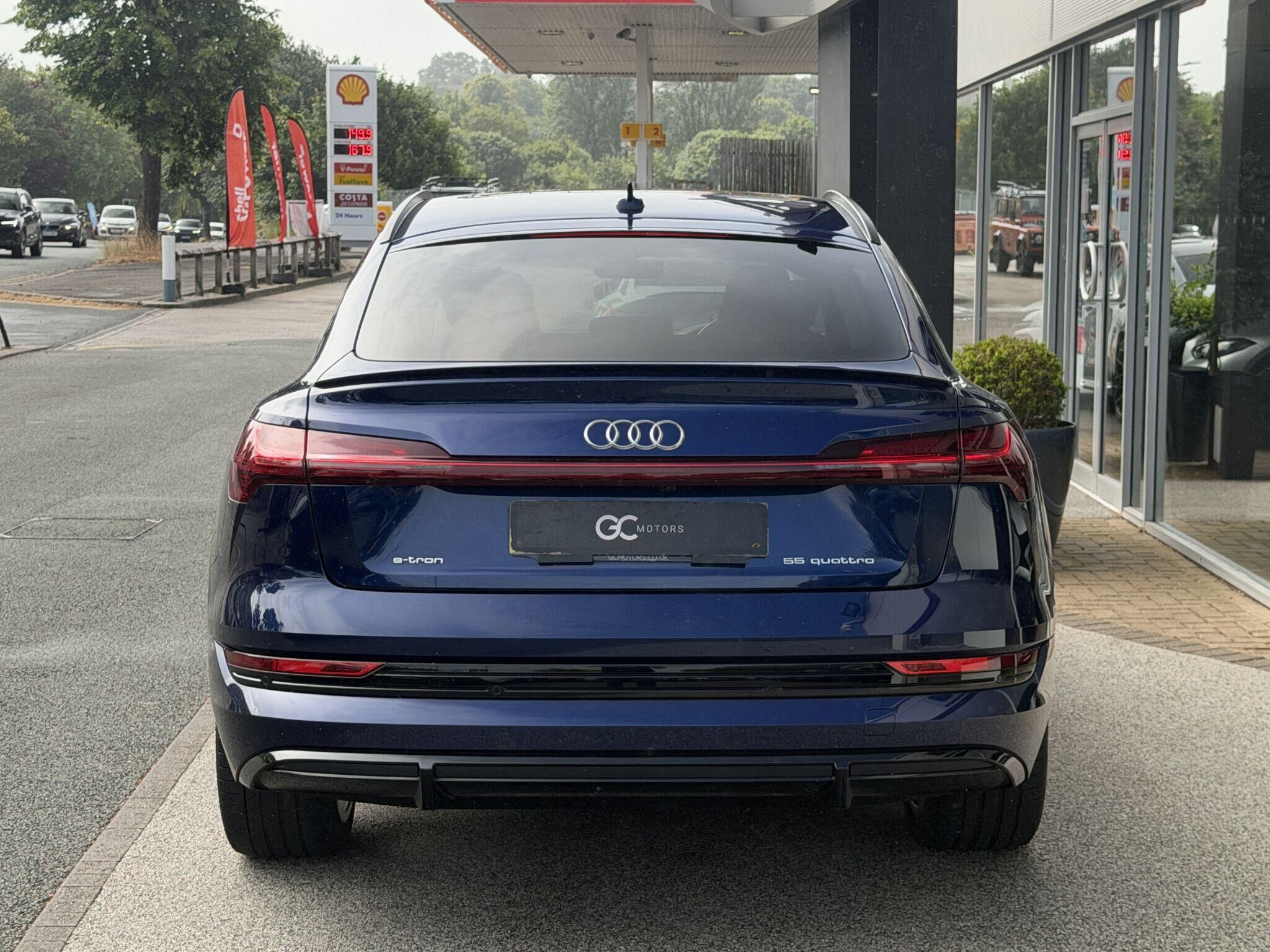 Audi e-tron e-tron Gallery Image