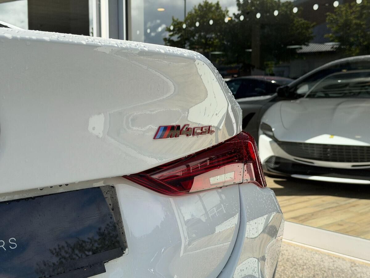 BMW M4 M4 Gallery Image
