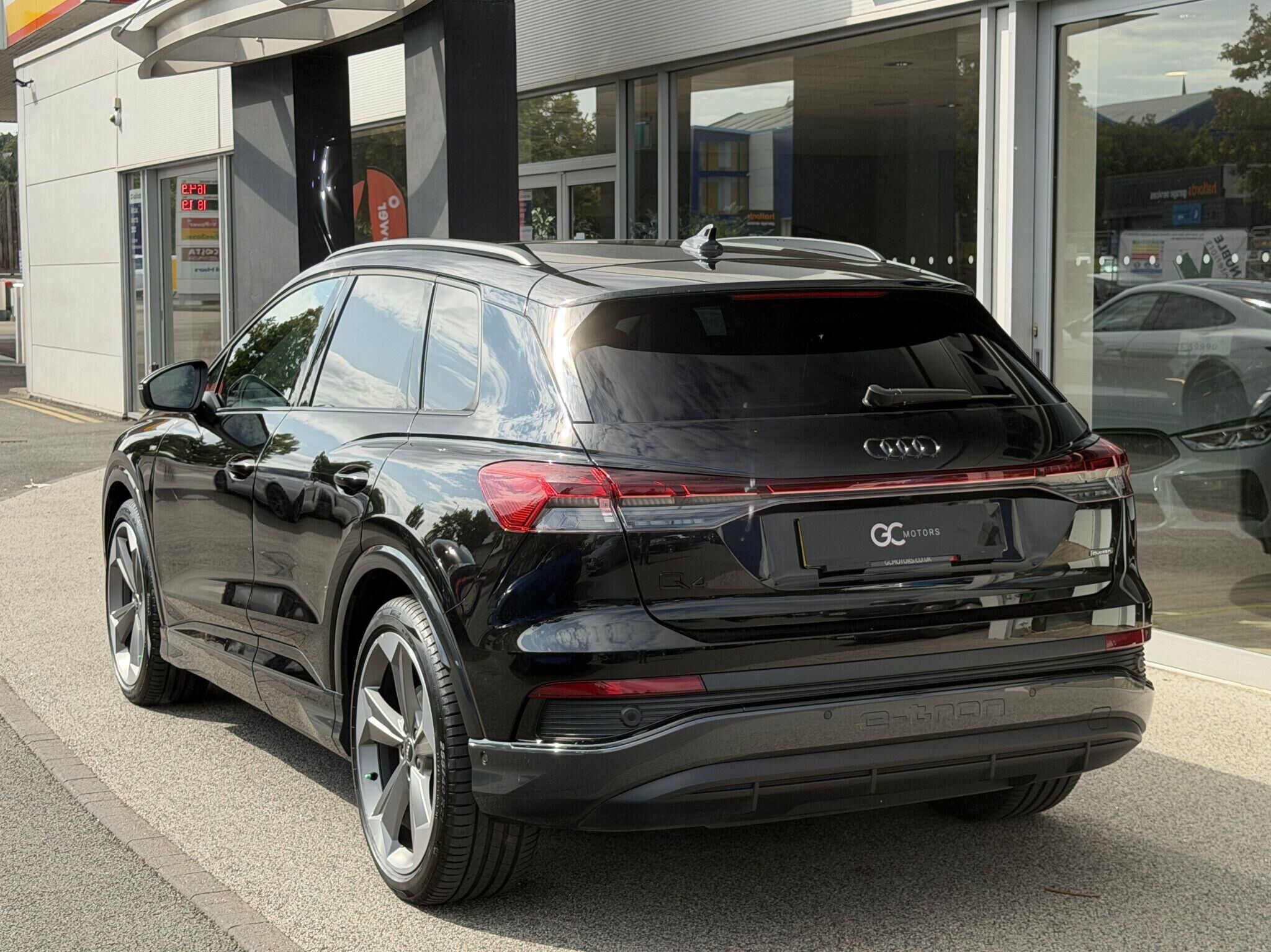 Audi Q4 e-tron Q4 e-tron Gallery Image