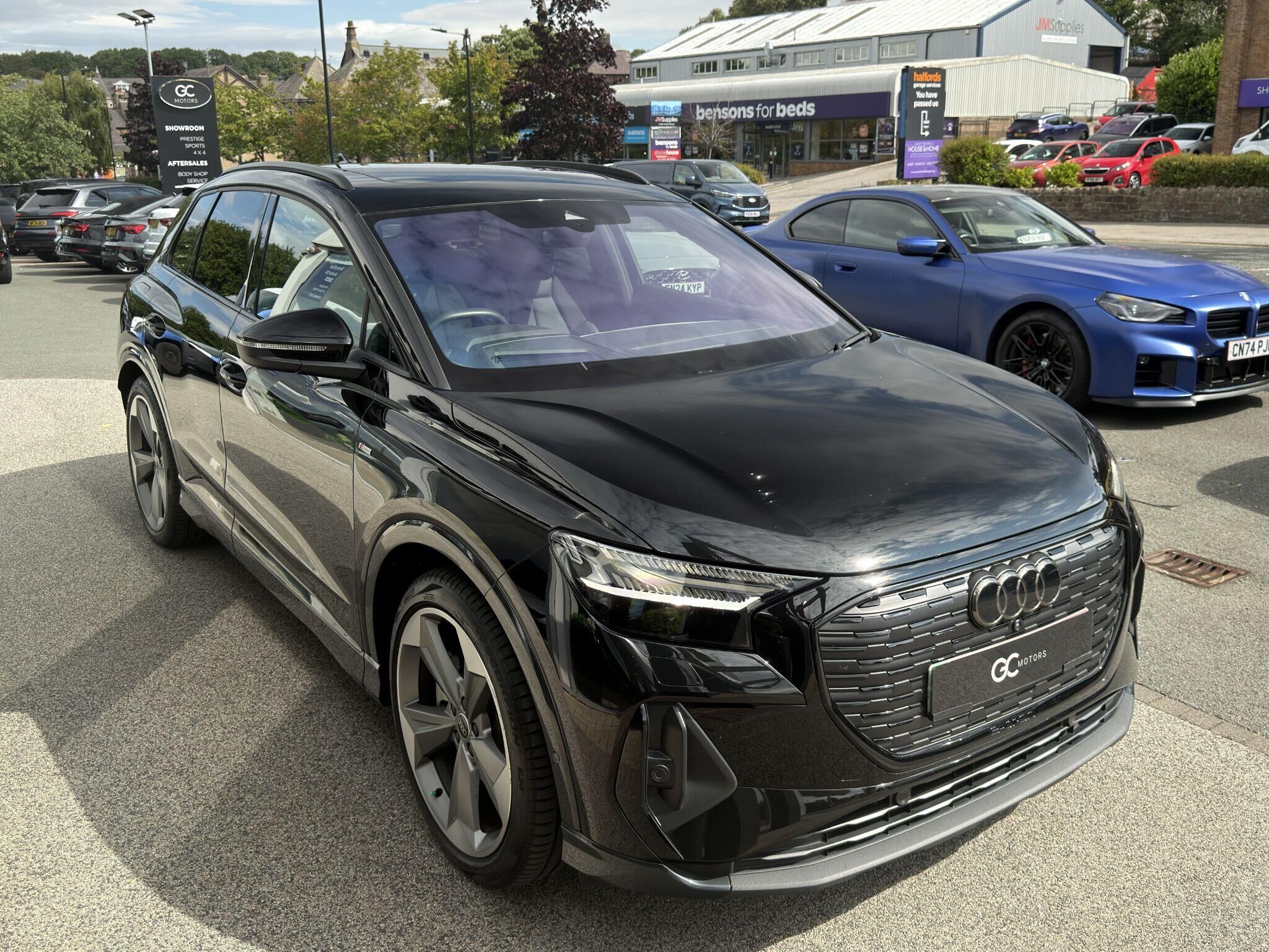 Audi Q4 e-tron Q4 e-tron Gallery Image