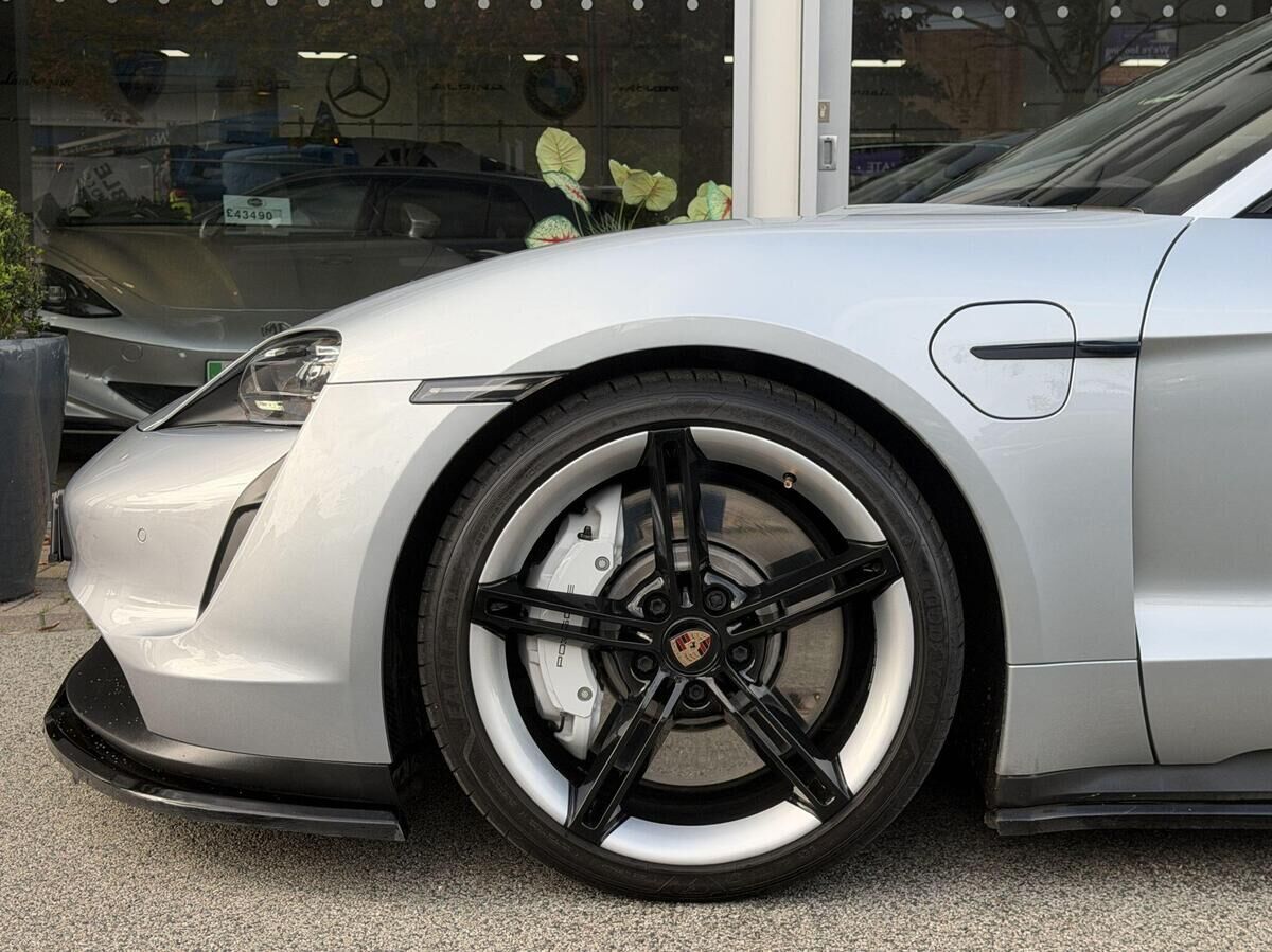 Porsche Taycan Taycan Gallery Image