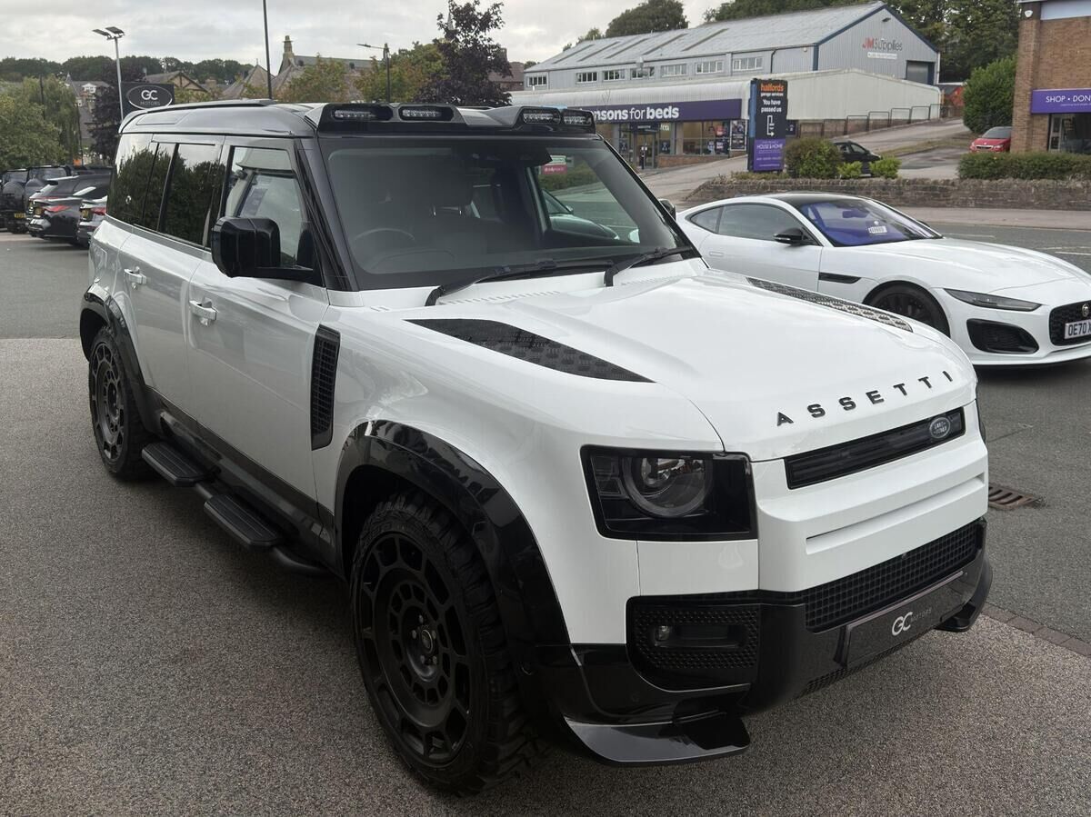 Land Rover Defender 110 Defender 110 Gallery Image