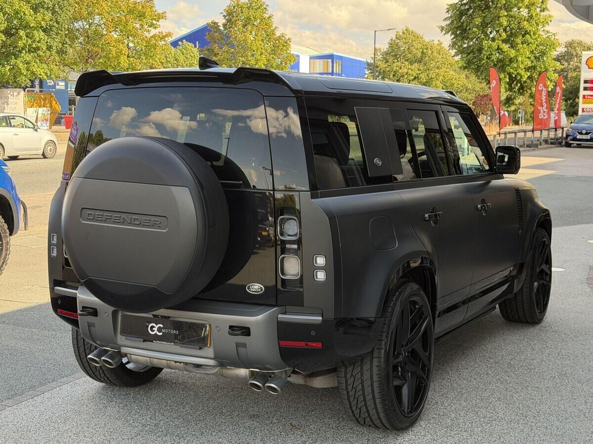 Land Rover Defender 110 Defender 110 Gallery Image