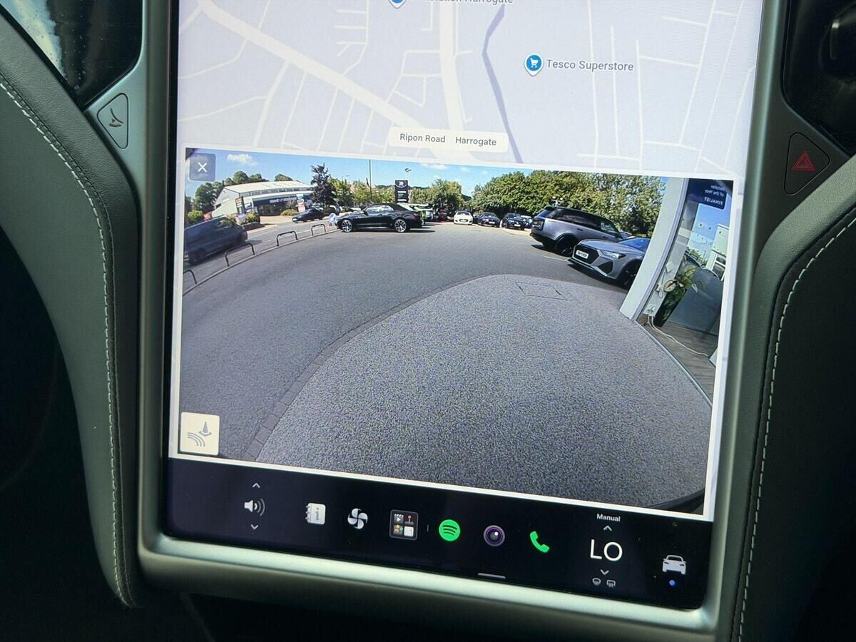 Tesla Model X Model X Gallery Image