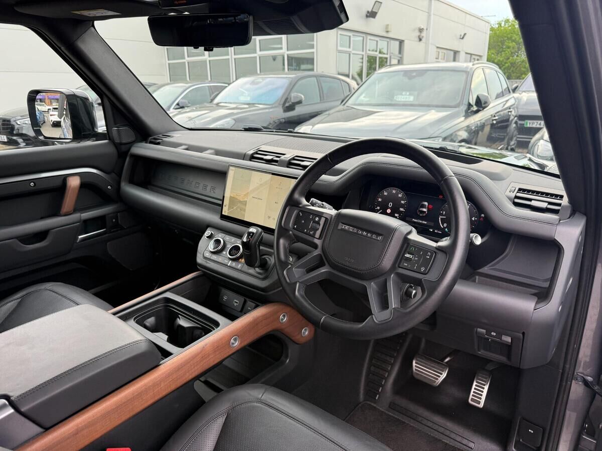 Land Rover Defender 90 Defender 90 Gallery Image