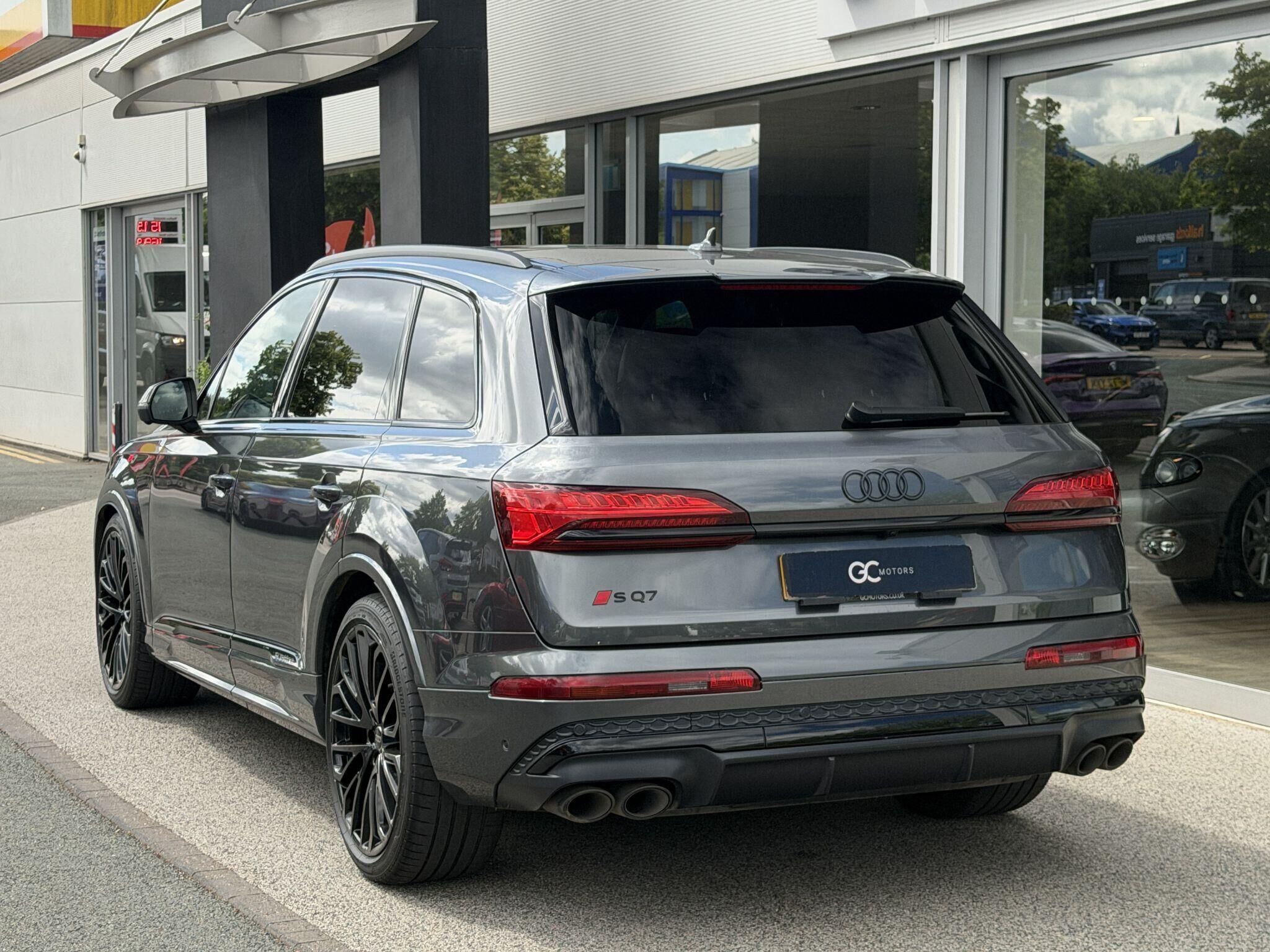 Audi SQ7 SQ7 Gallery Image