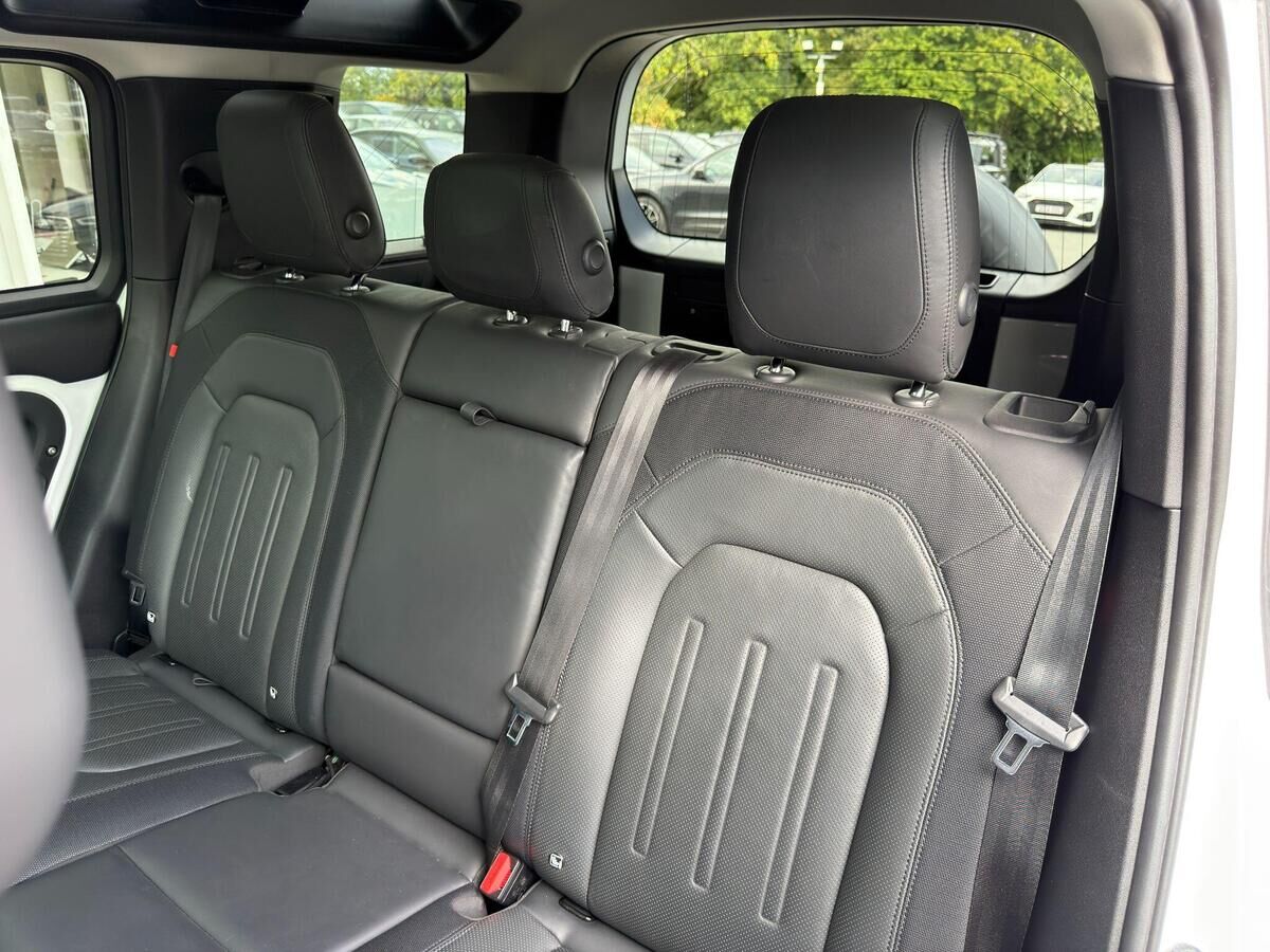 Land Rover Defender 110 Defender 110 Gallery Image