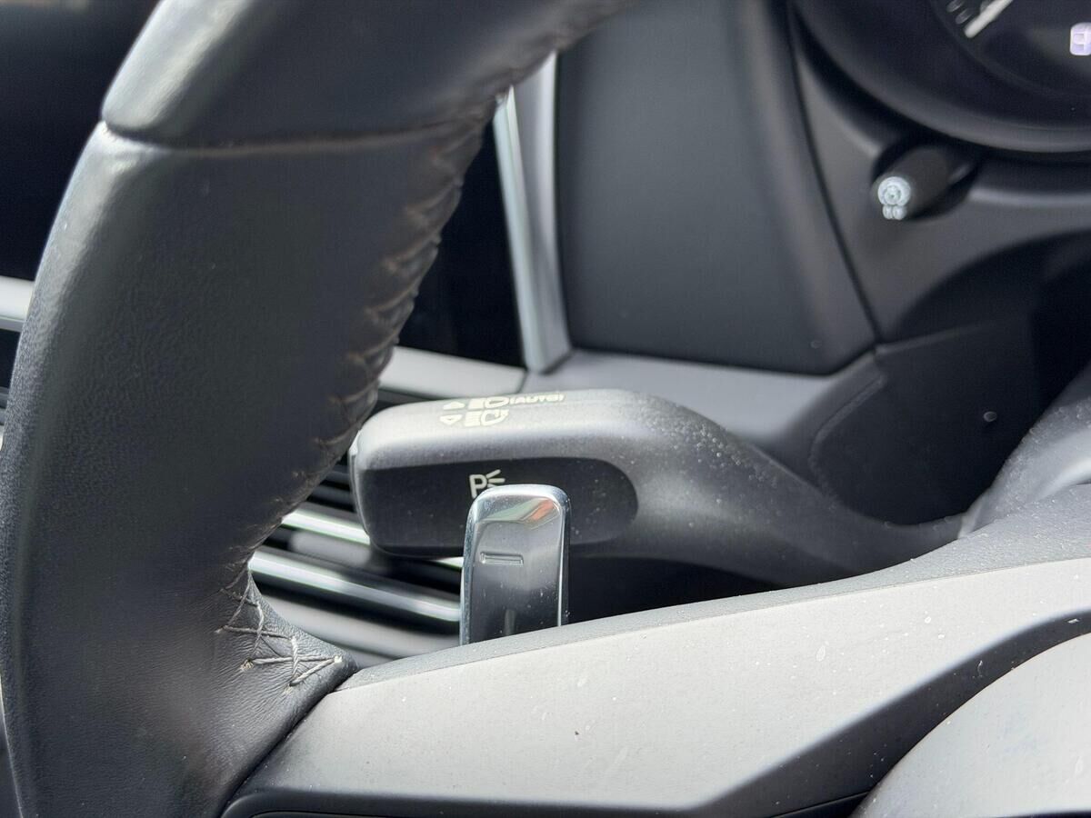 Porsche Macan Macan Gallery Image