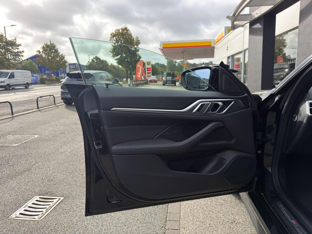 BMW i4 i4 Gallery Image