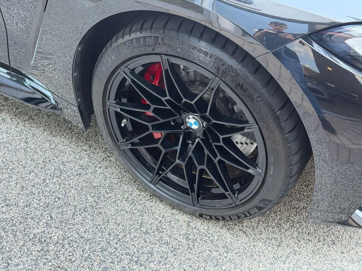BMW M4 M4 Gallery Image