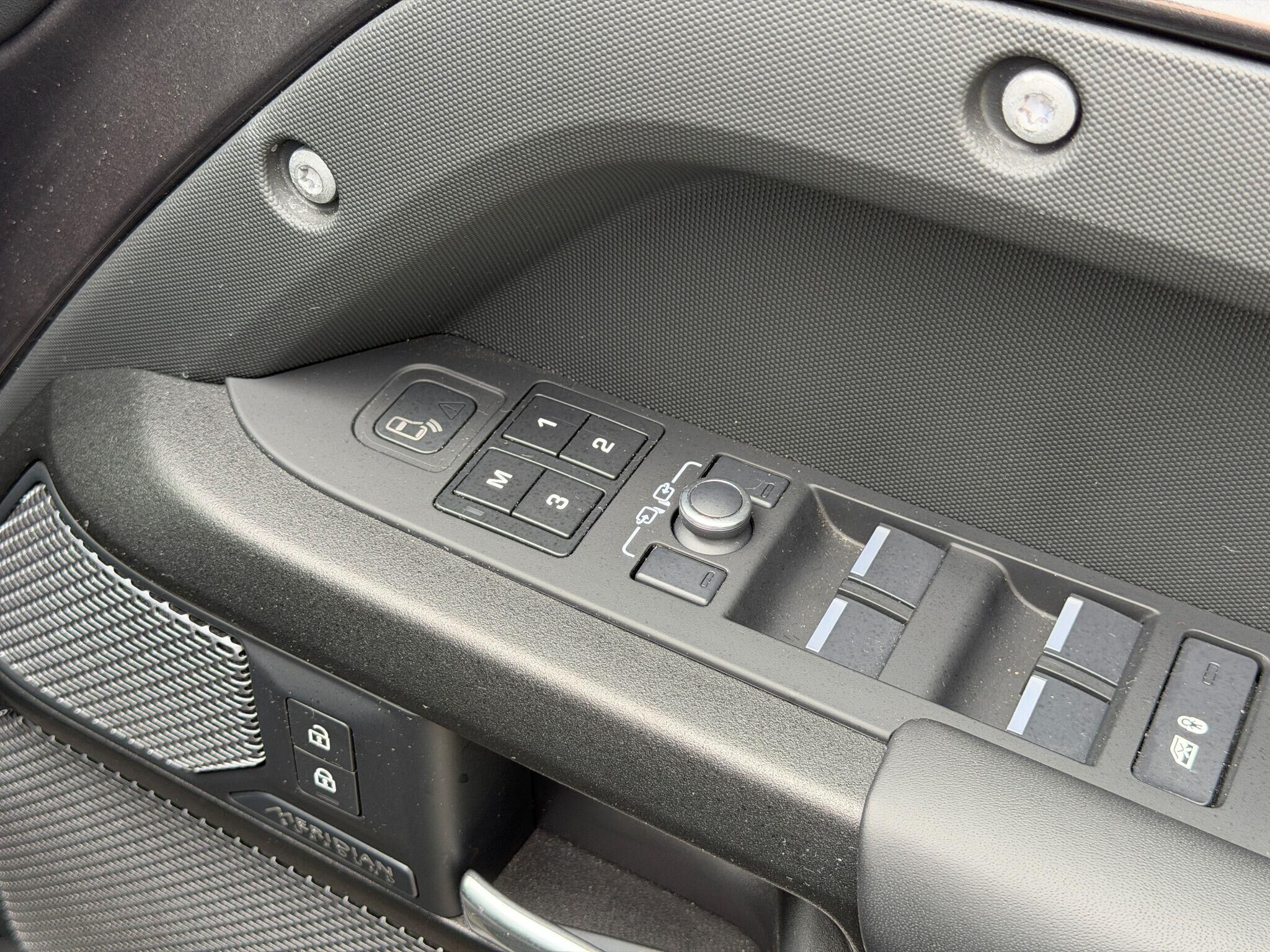 Land Rover Defender 110 Defender 110 Gallery Image