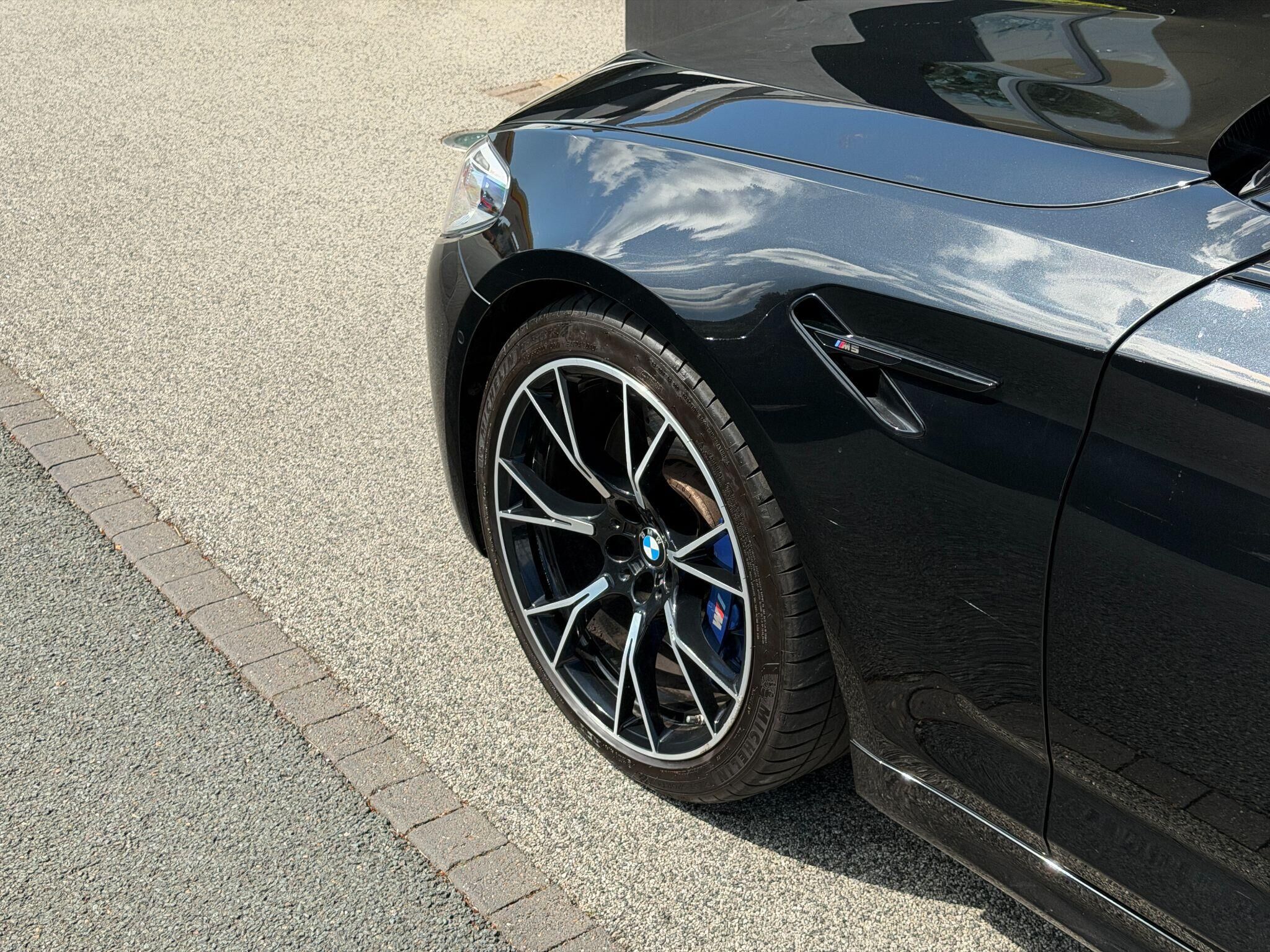BMW M5 M5 Gallery Image