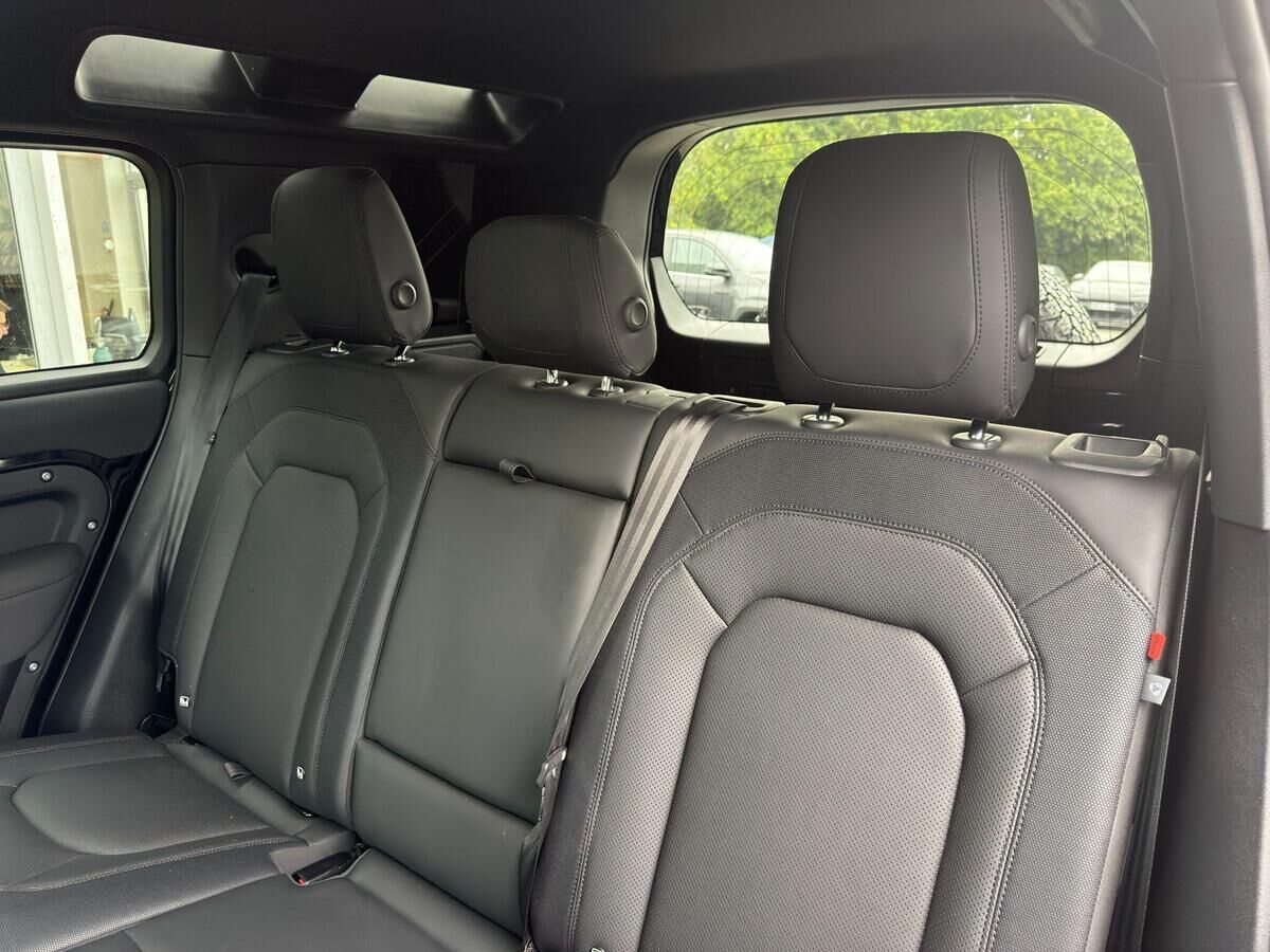 Land Rover Defender 110 Defender 110 Gallery Image