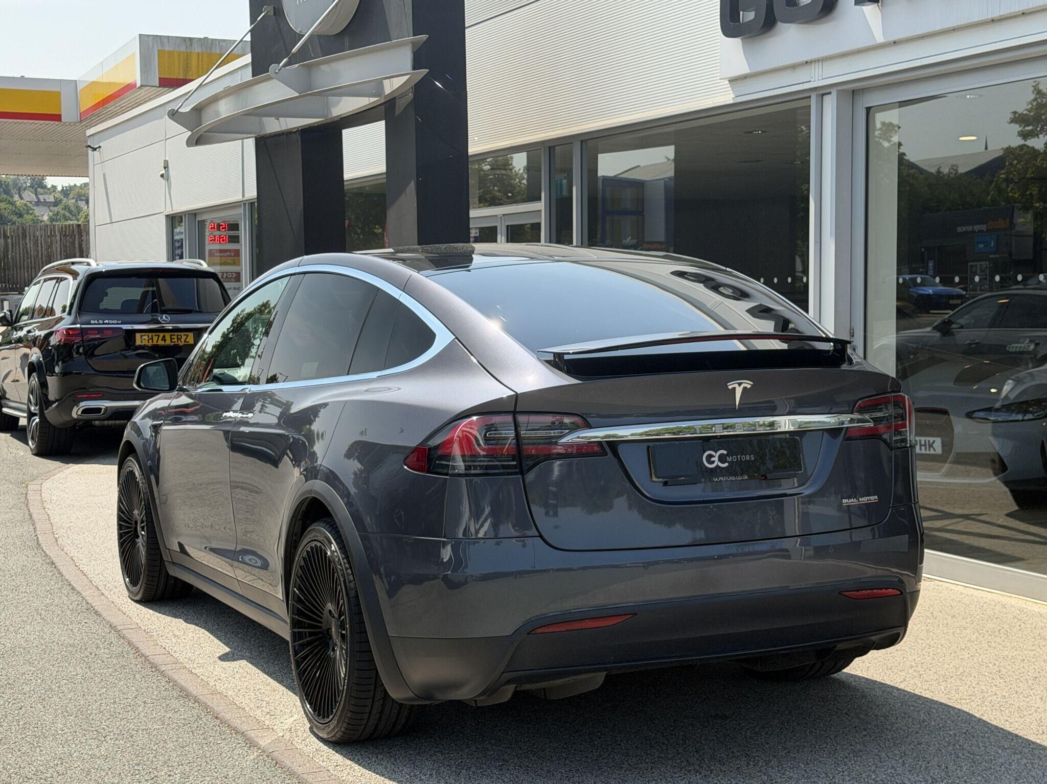 Tesla Model X Model X Gallery Image