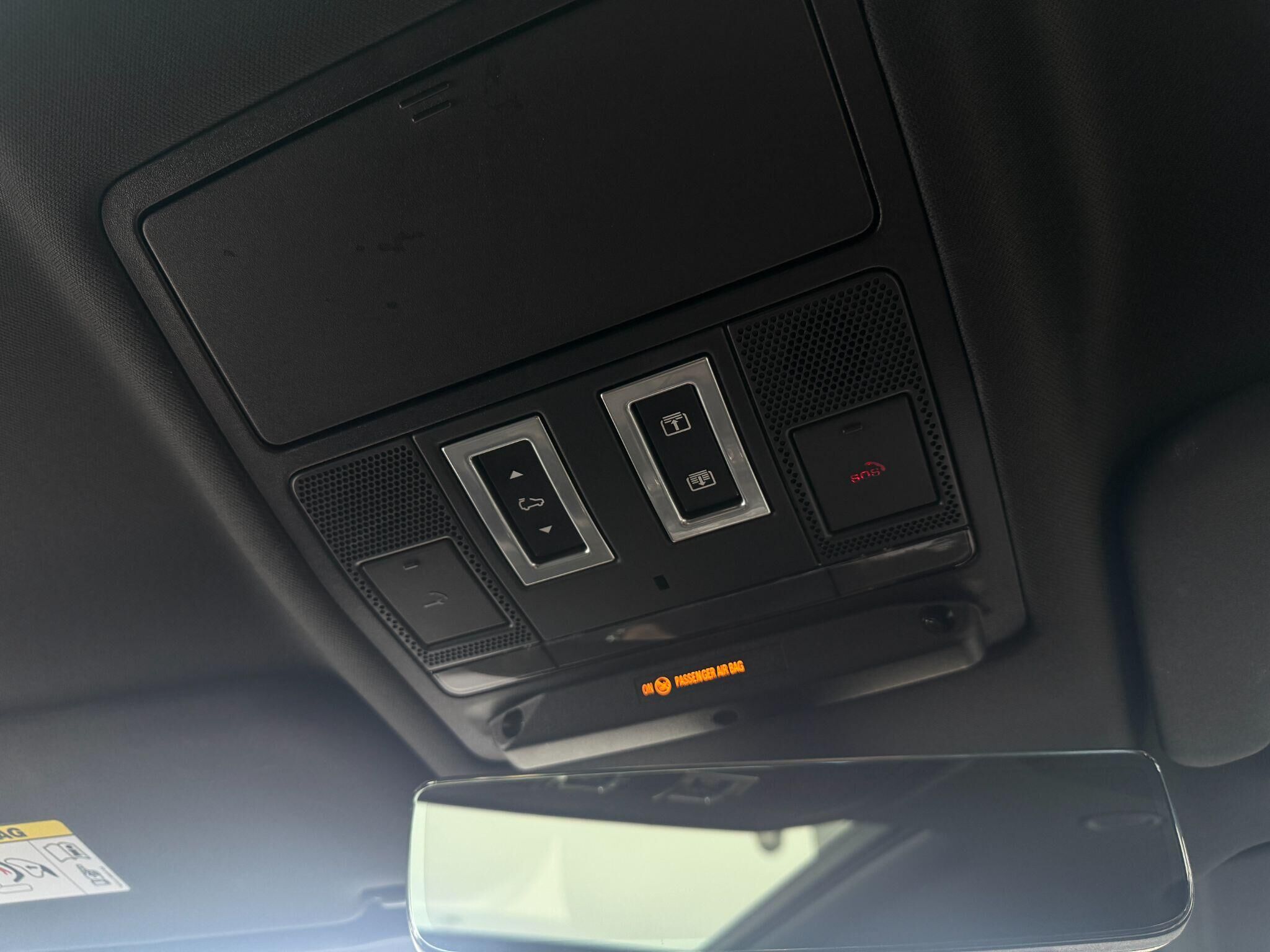 Land Rover Defender 90 Defender 90 Gallery Image