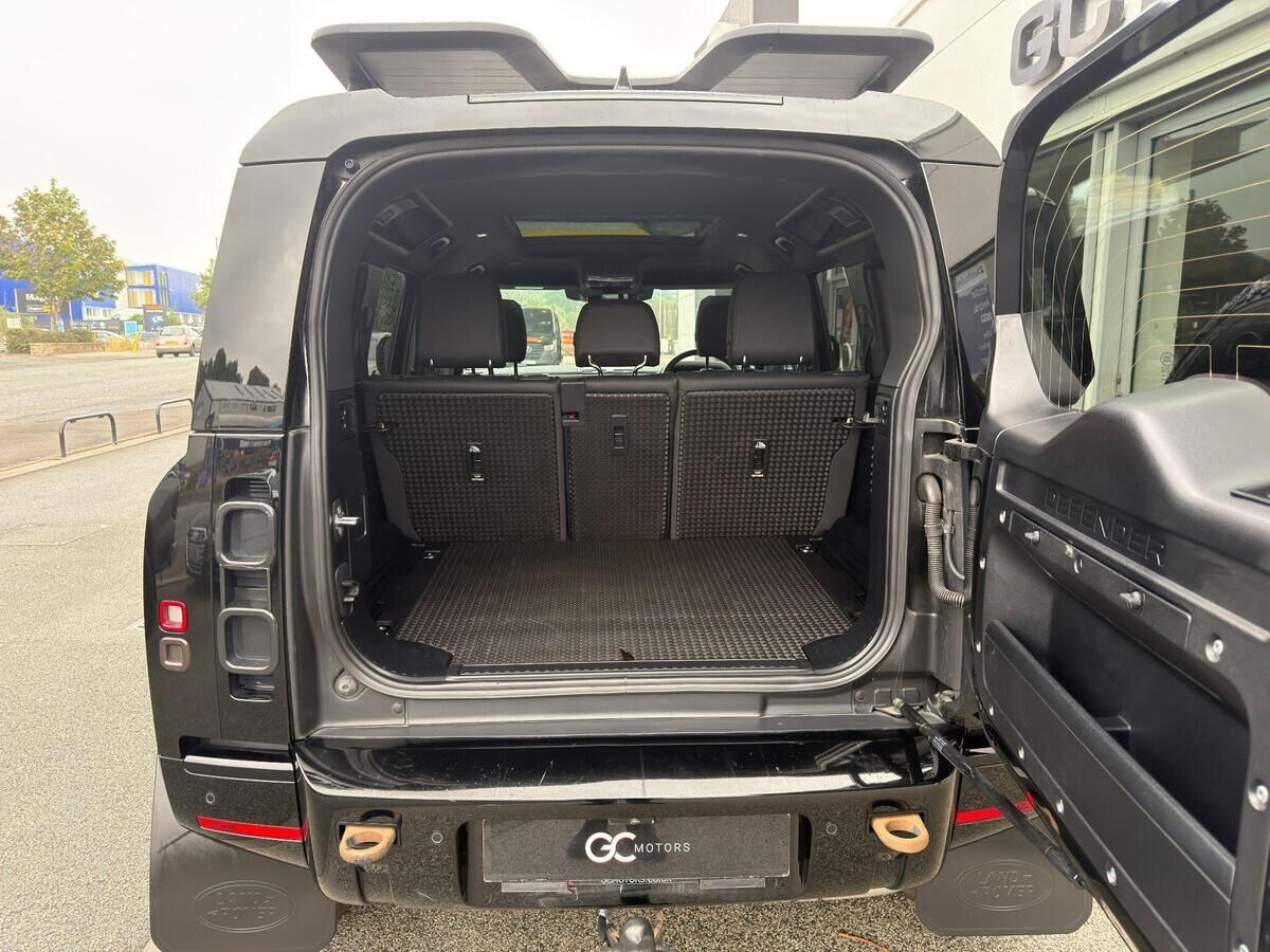 Land Rover Defender 110 Defender 110 Gallery Image