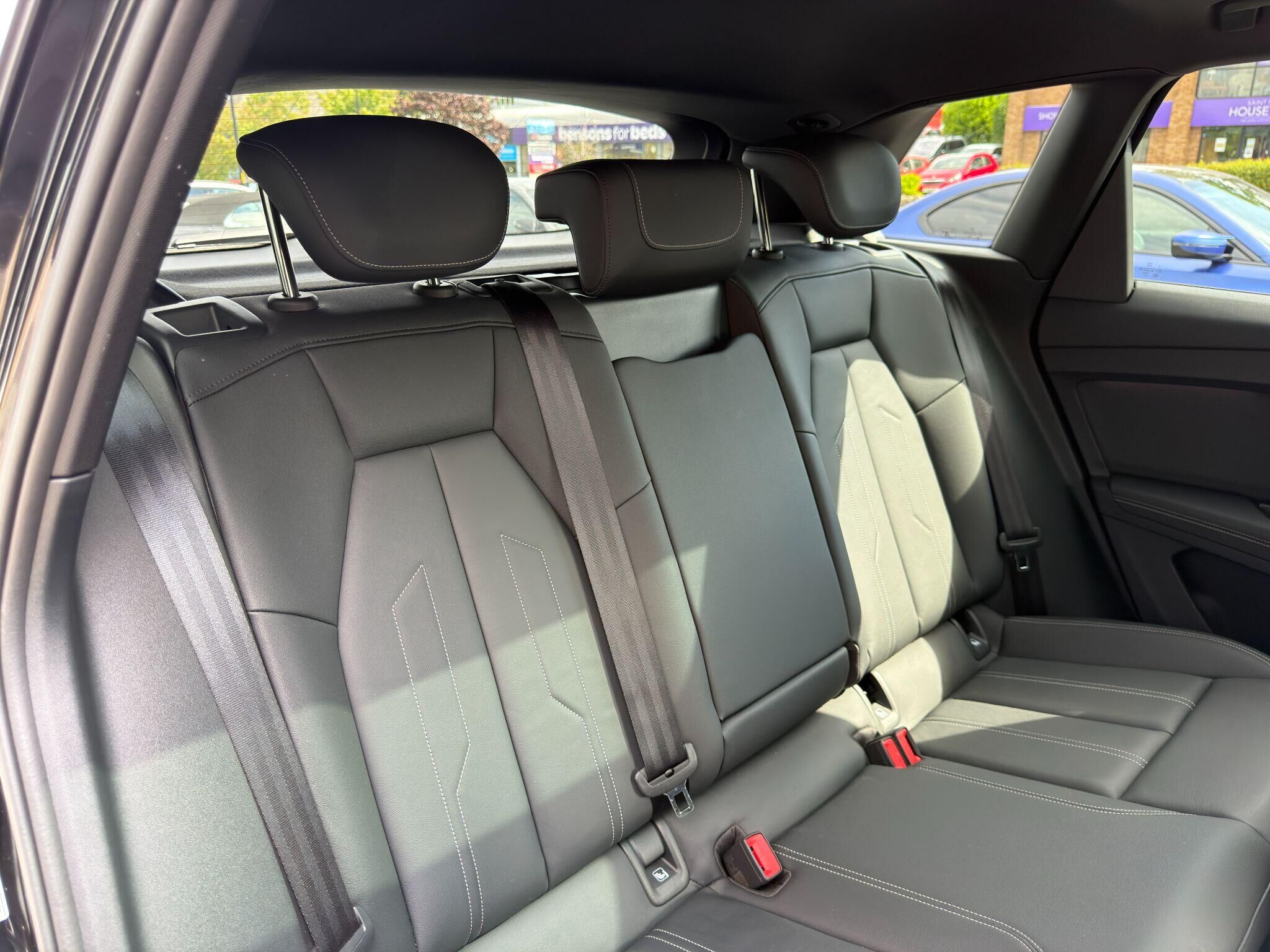 Audi Q4 e-tron Q4 e-tron Gallery Image