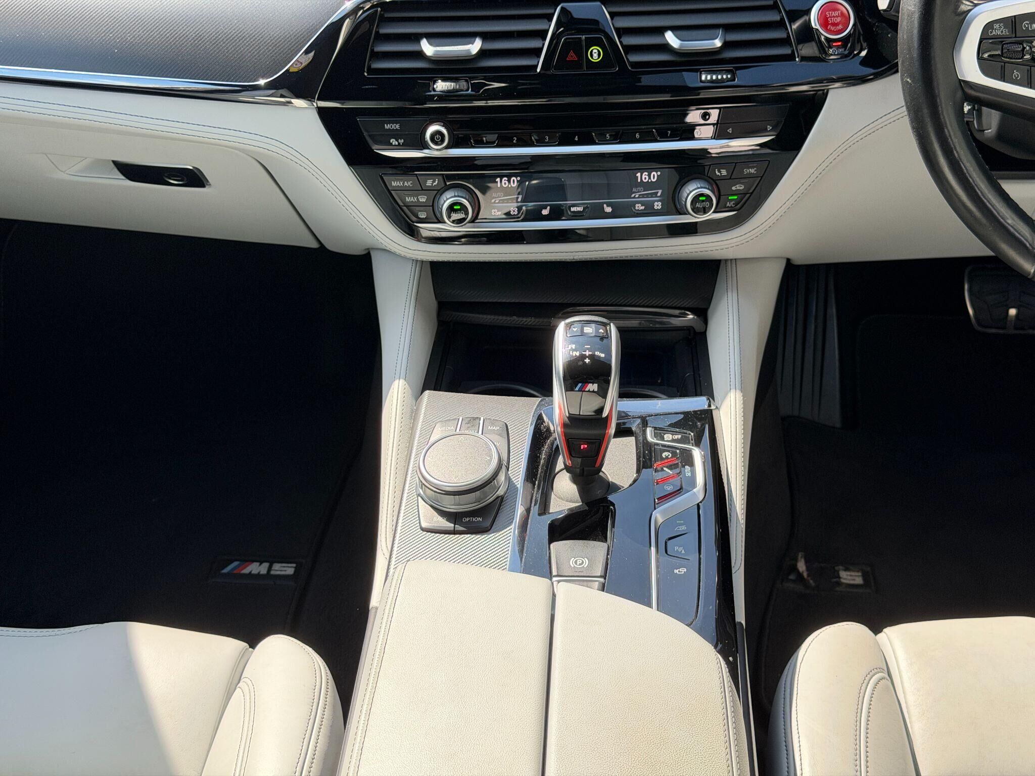 BMW M5 M5 Gallery Image