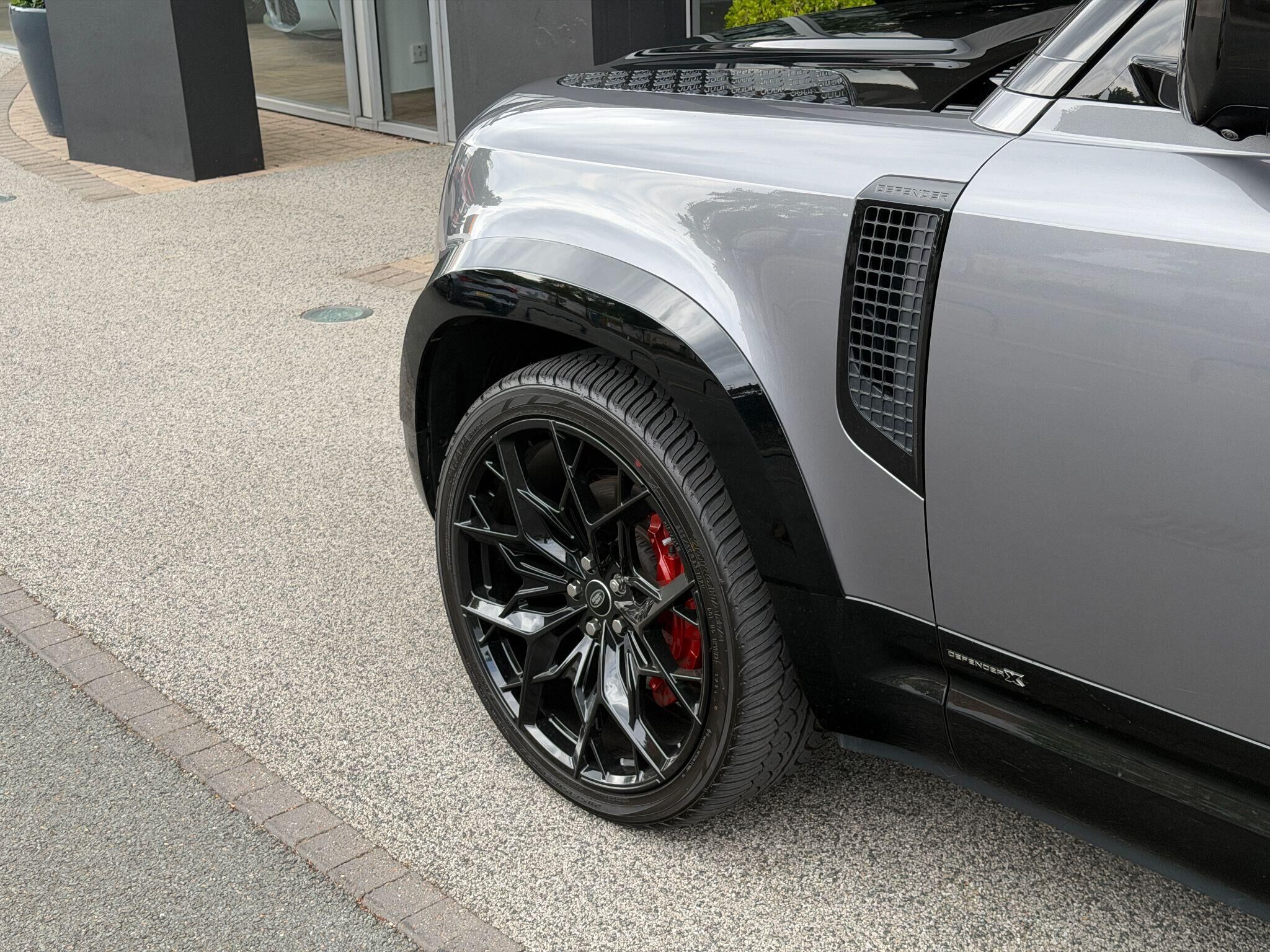 Land Rover Defender 90 Defender 90 Gallery Image