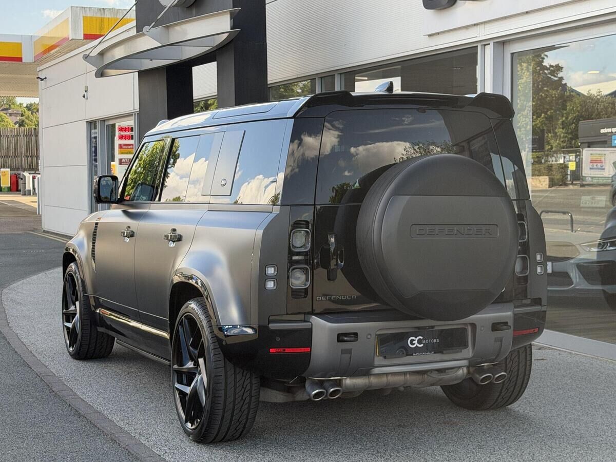 Land Rover Defender 110 Defender 110 Gallery Image
