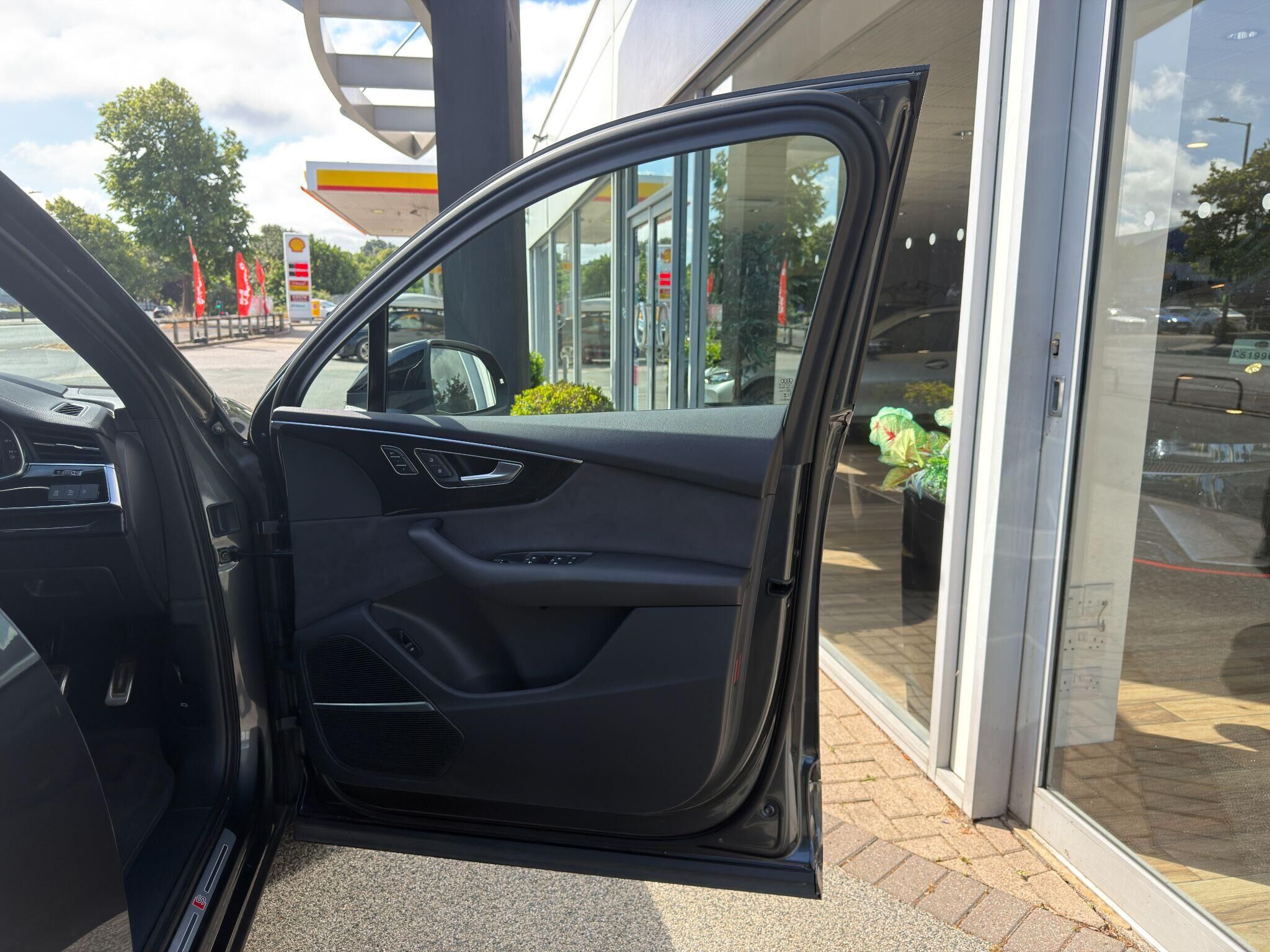 Audi SQ7 SQ7 Gallery Image