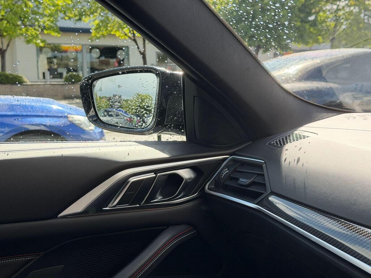 BMW M4 M4 Gallery Image